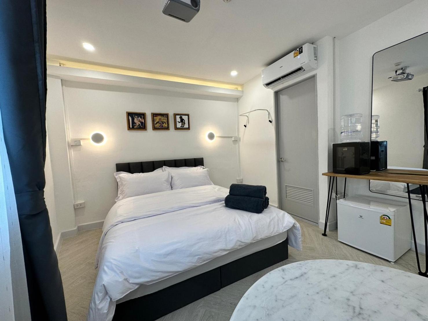 The White Den Sukhumvit 44 * Bangkok