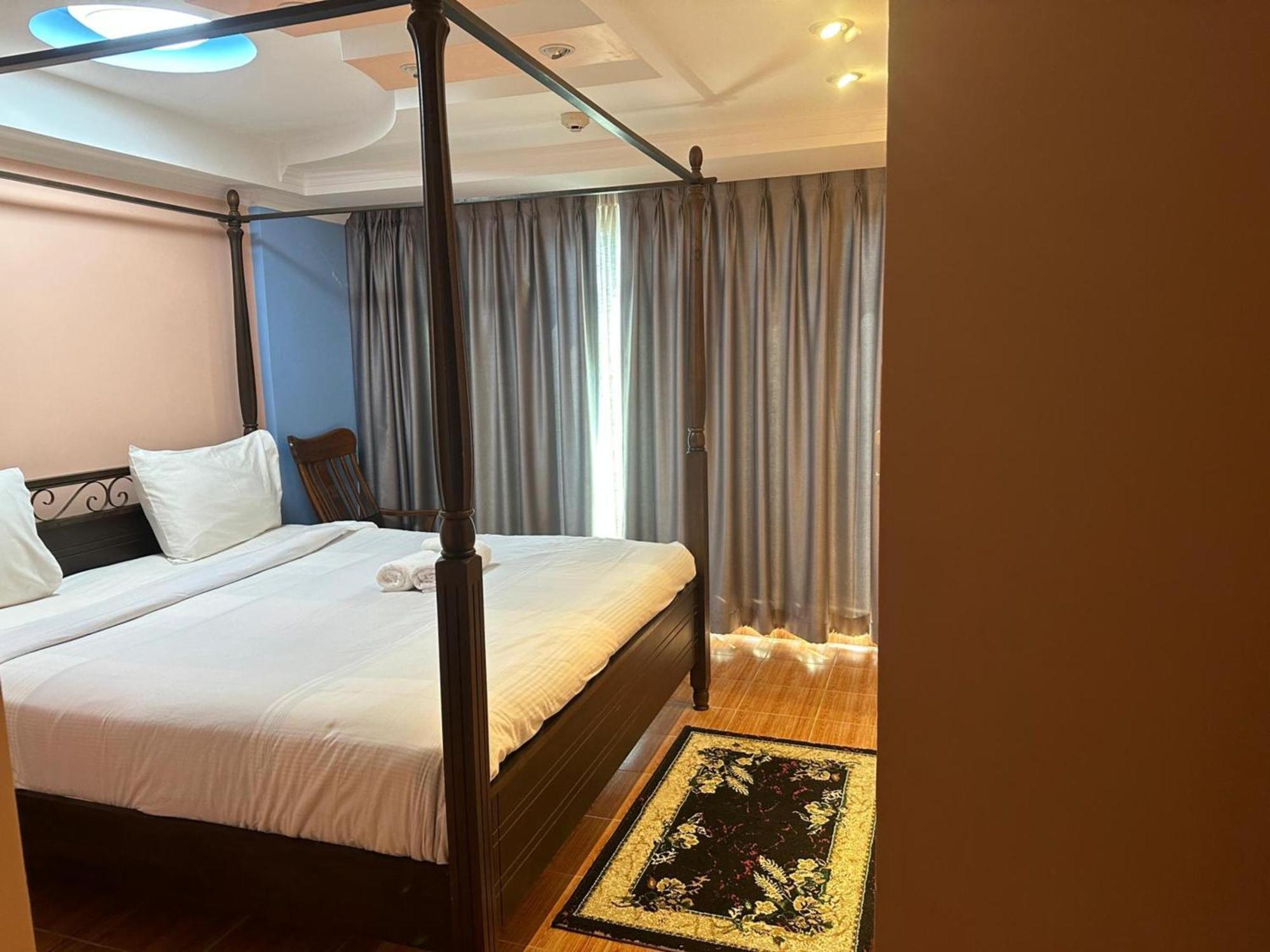 Omni Tower Sukhumvit Soi 4 Direct Apartment *