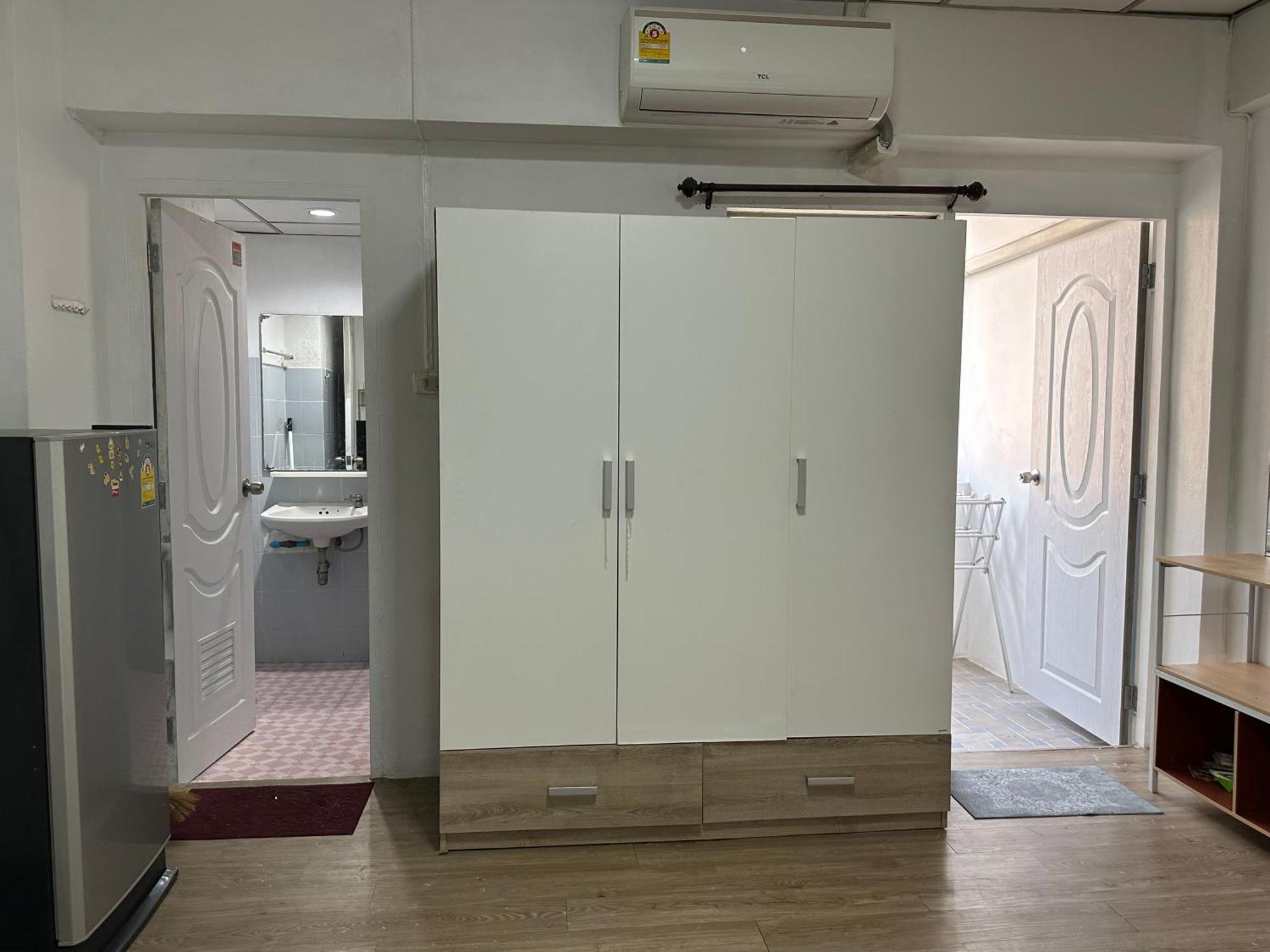 Abac Condo, Huamak *