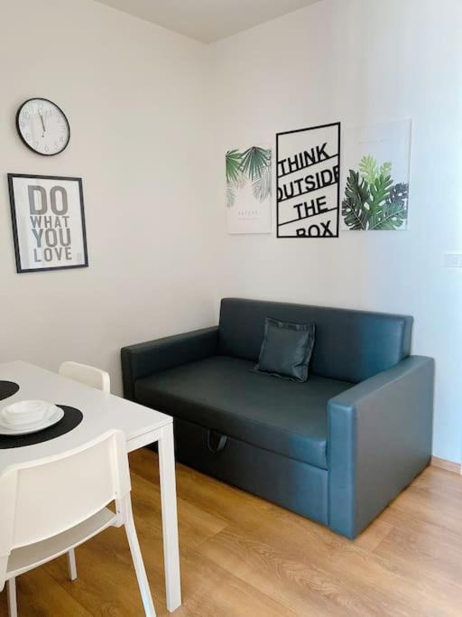 Apartment Cozy In Only Monthly Rent !
