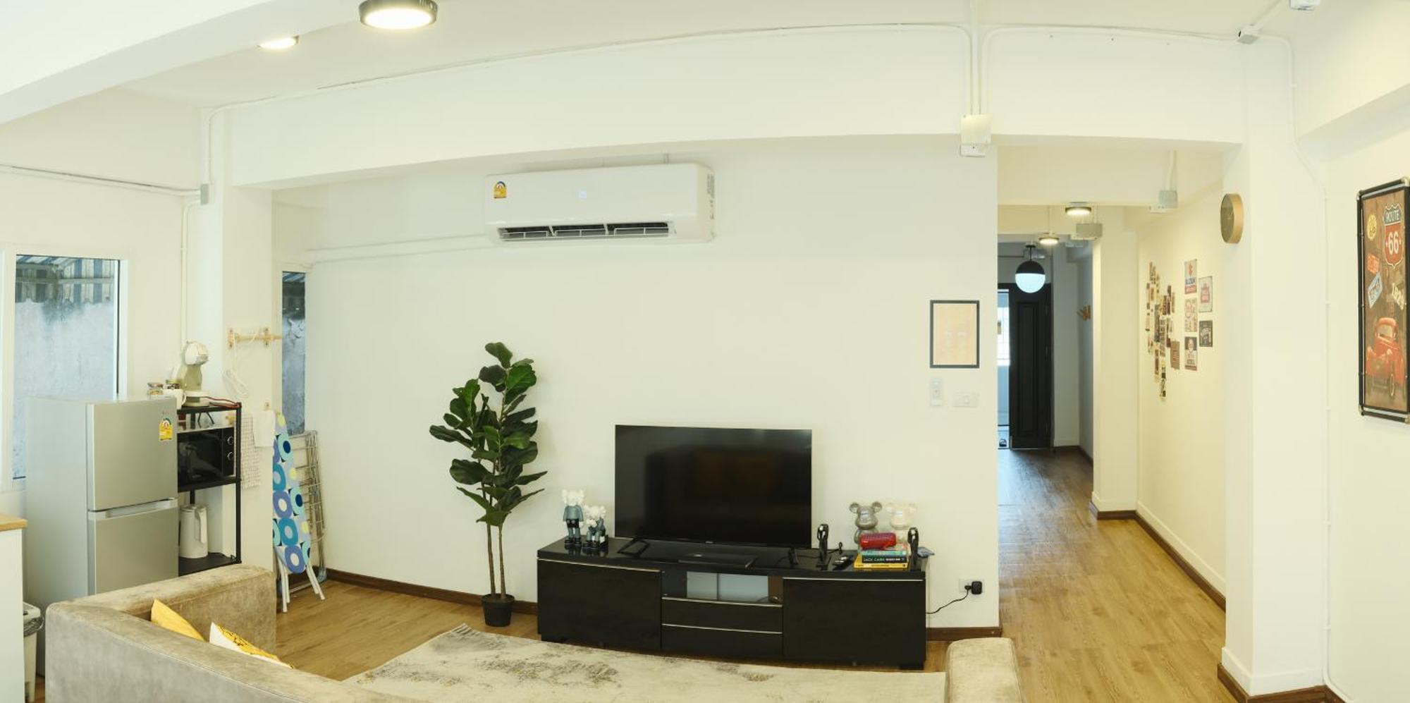 Hidden Gems In China Town, 2br