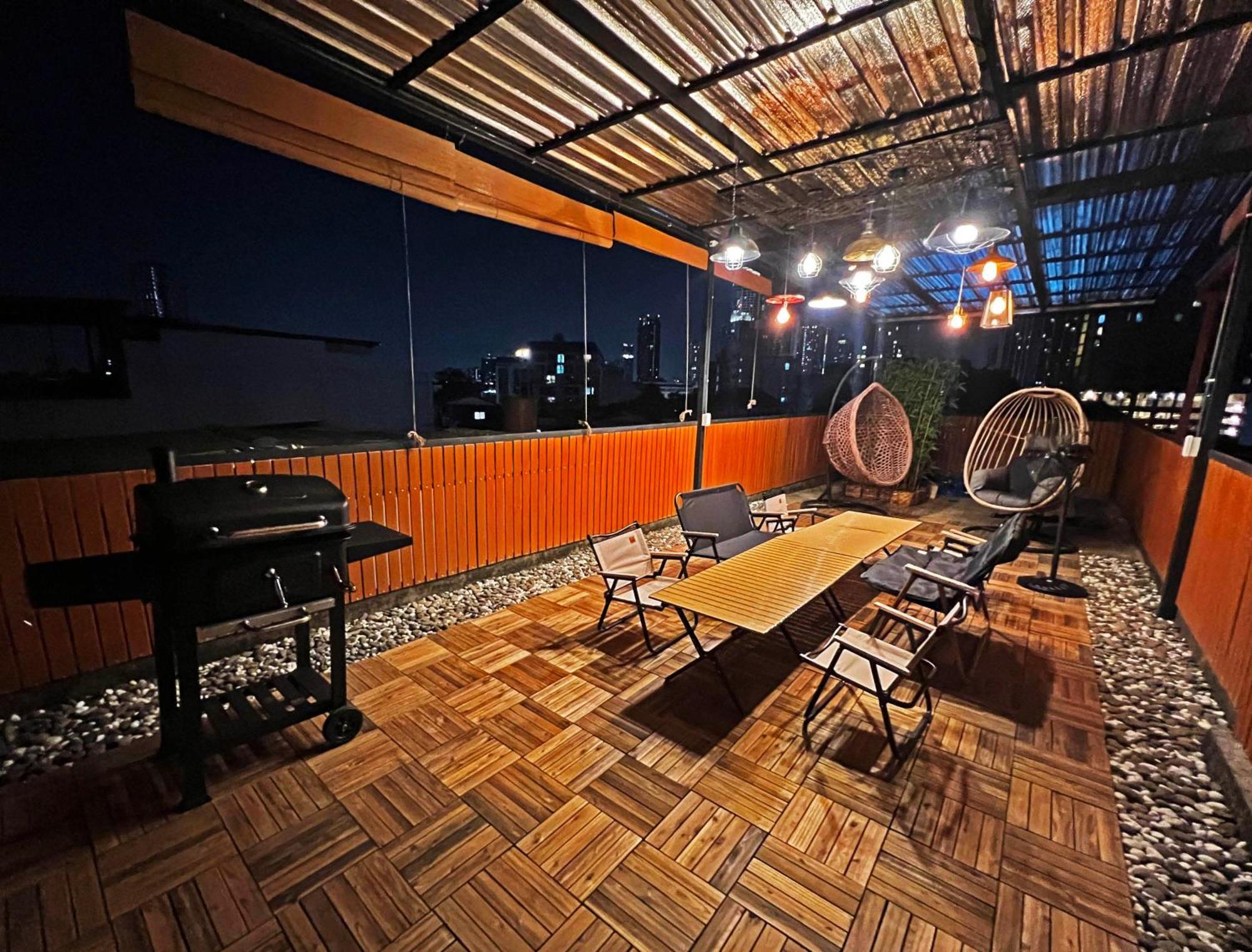 4 Bedroom House With Beautiful Rooftop Near Bts Ekkamai Villa