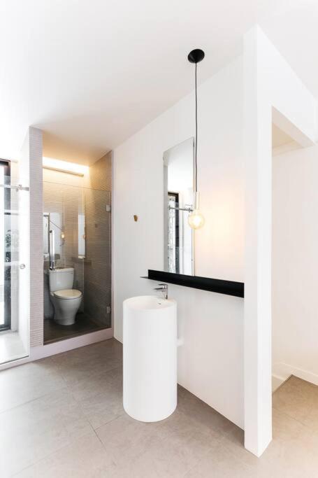 Miq_5br/silom Bts,mrt/wifi 1000mb/jacuzzi/16pax Bangkok