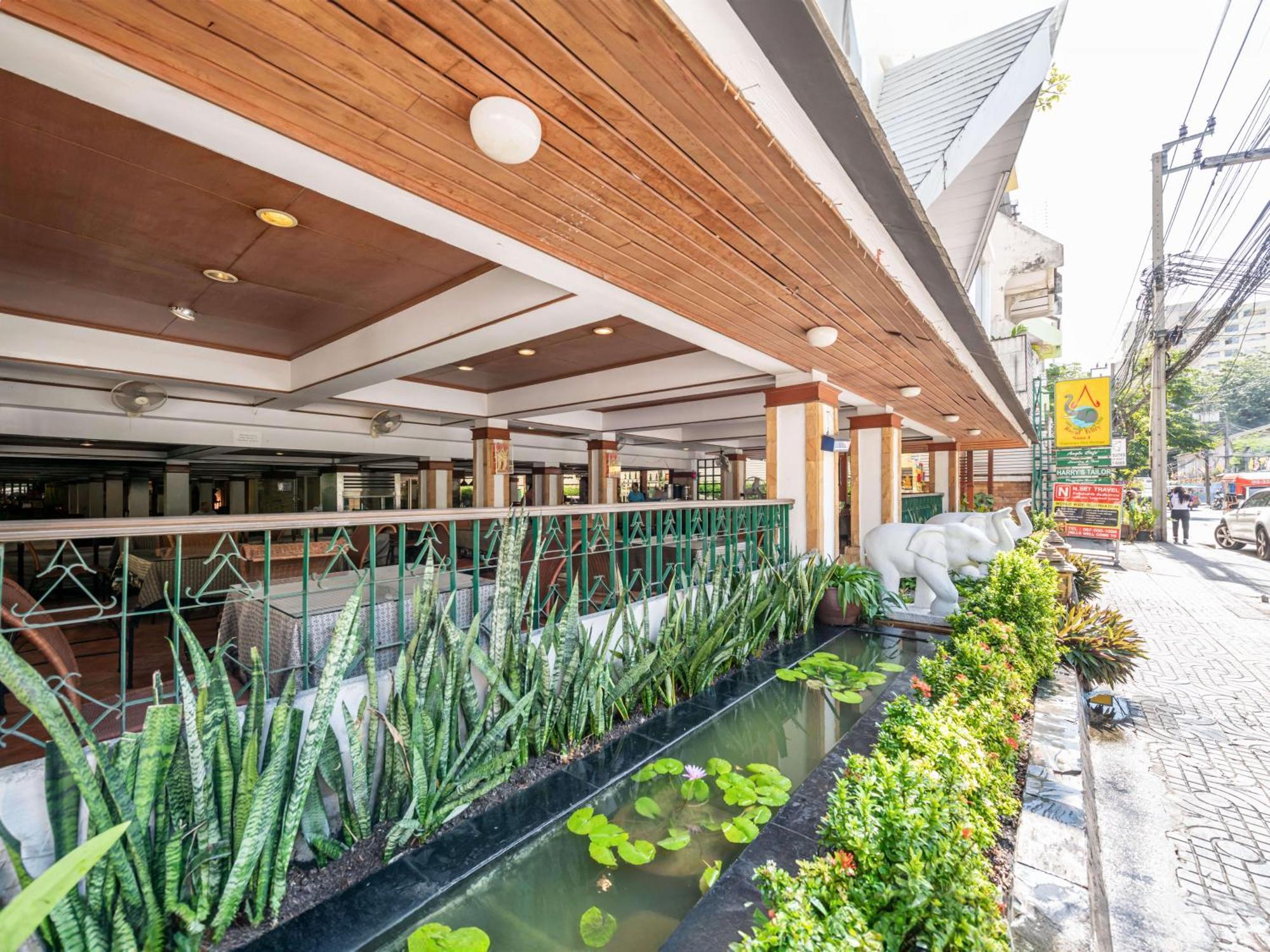 Royal Ivory Sukhumvit Nana