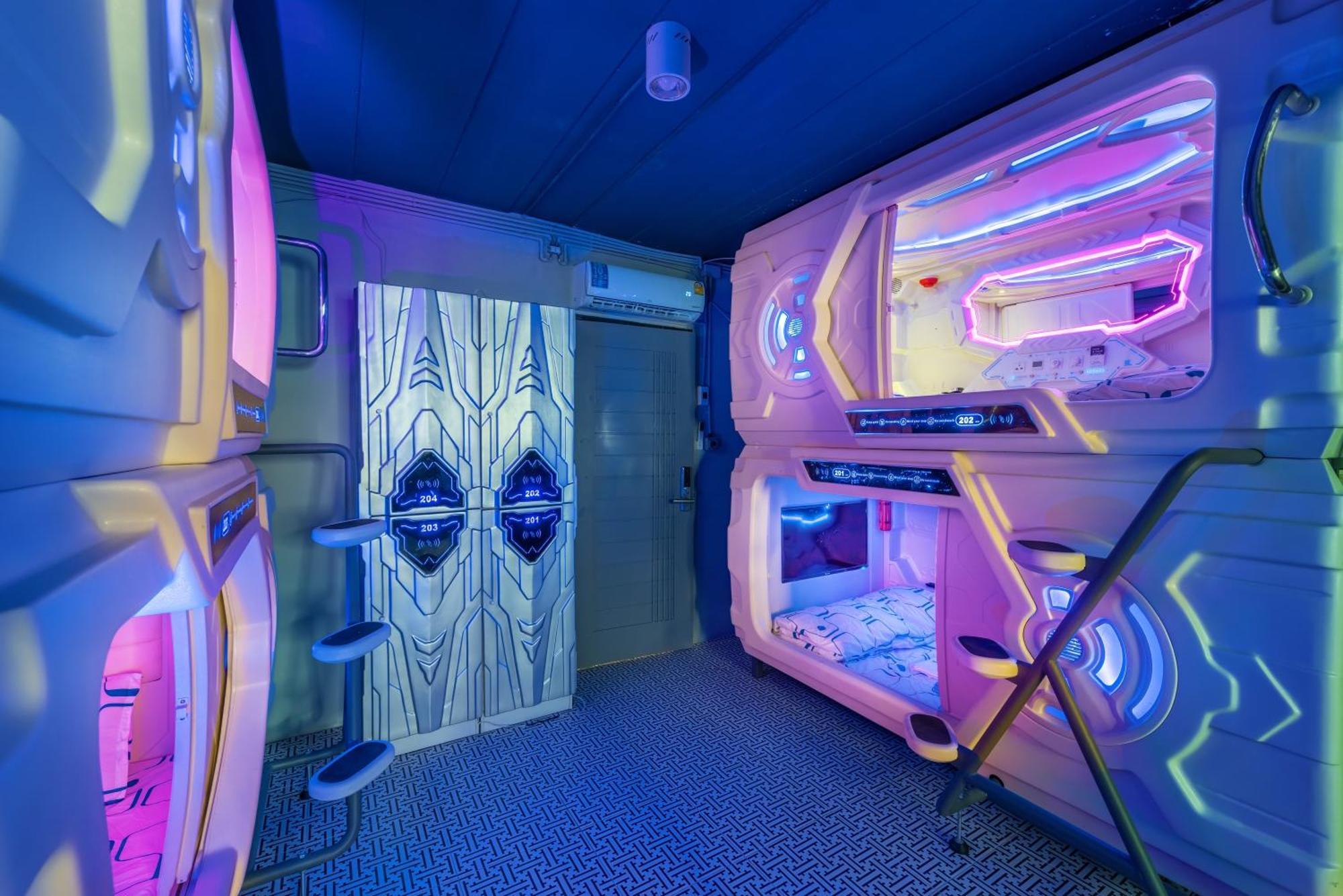 Hostel Space Station *