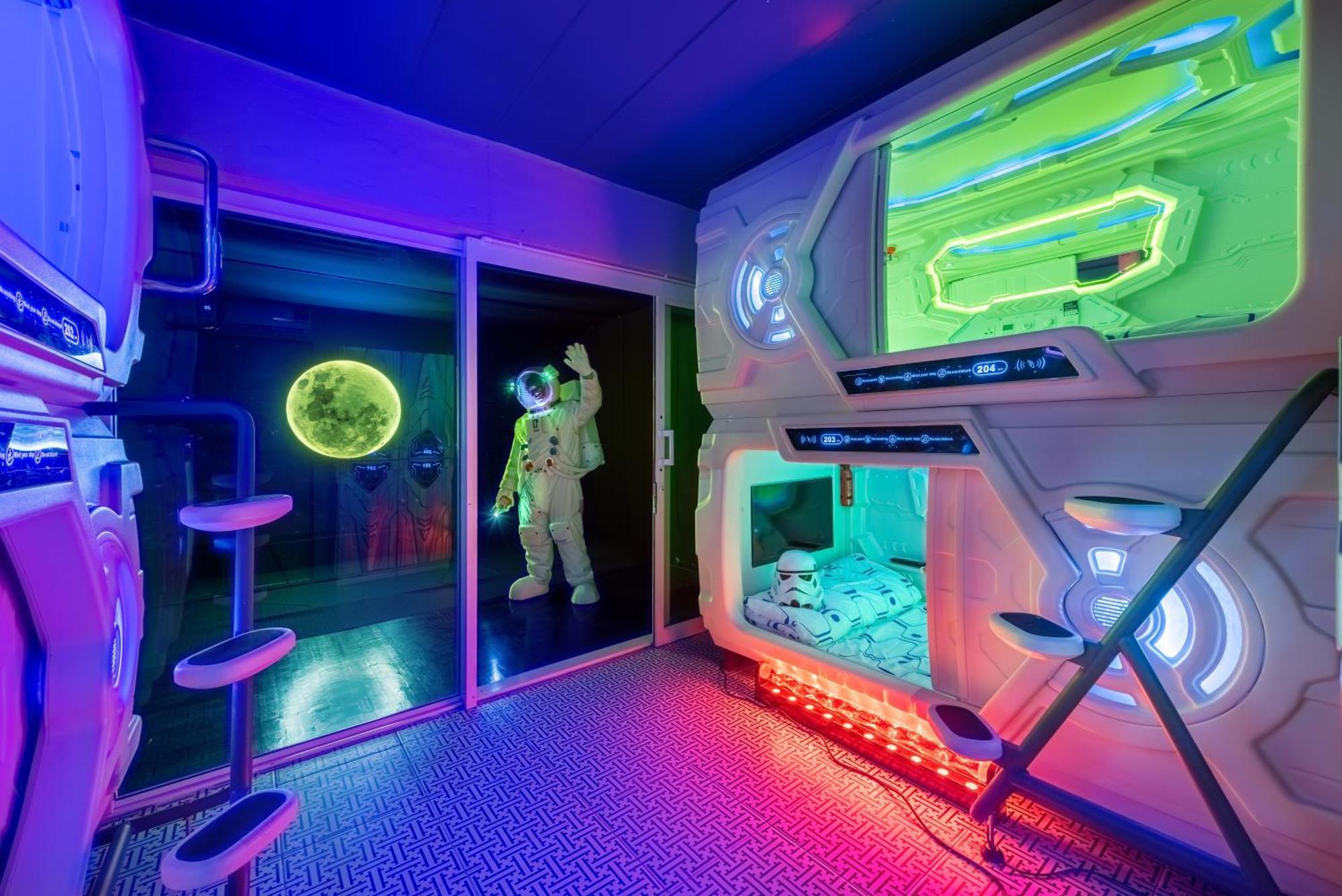 Hostel Space Station Bangkok