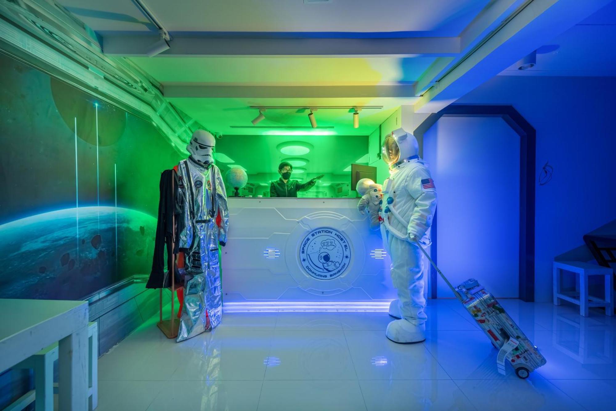 Space Station Hostel Bangkok