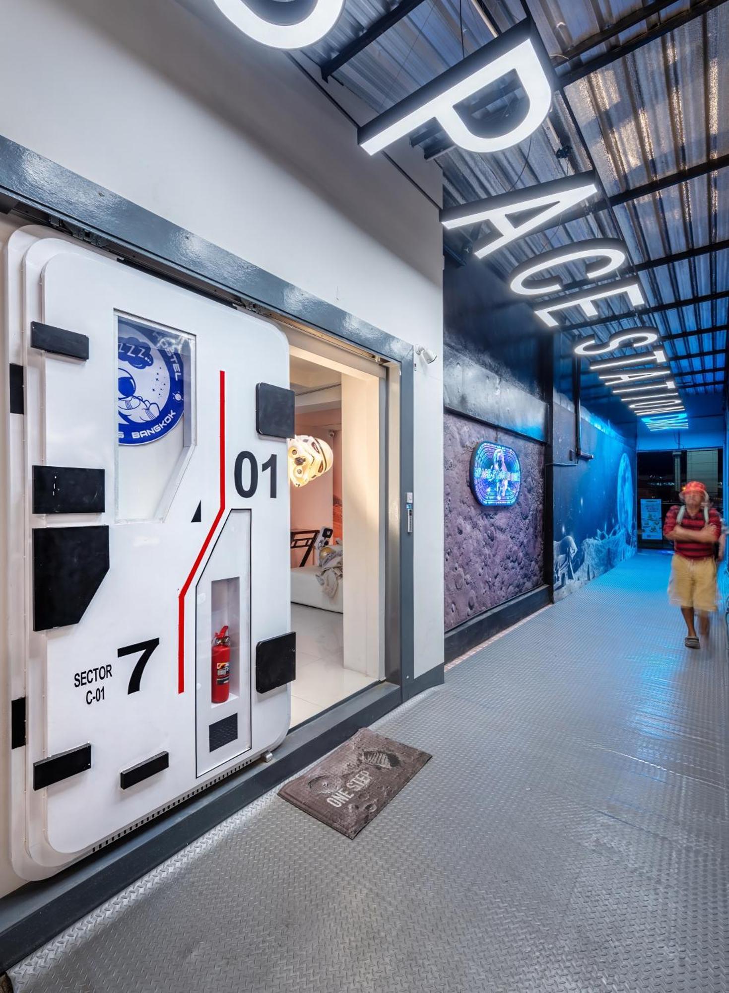 Hostel Space Station