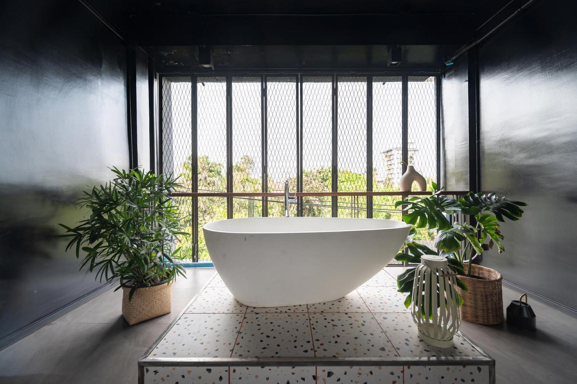 Miq Ekkamai2 3br Designer Oval Bathtub 15pax Vila Bangkok