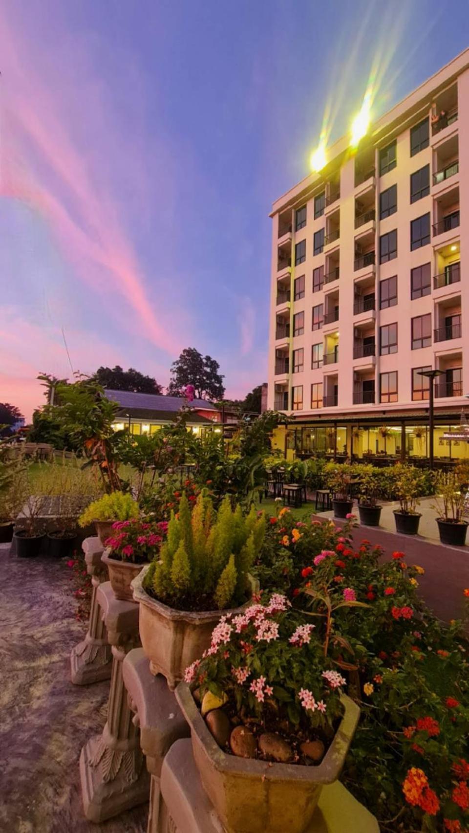 Norn Rimklong Hotel 3*
