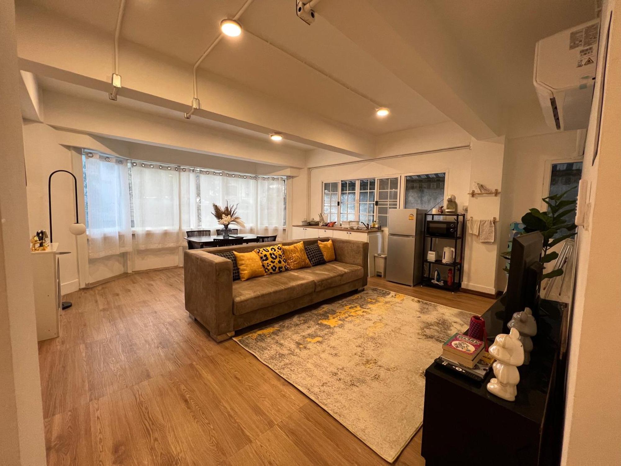 Hidden Gems In China Town, 2br Bangkok