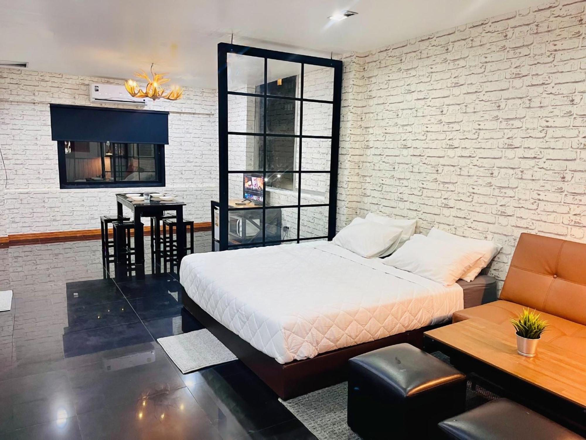 Baan33 Check In By Yourself Code Inbox 4fl Behind Amazon Cafe Apartment Bangkok
