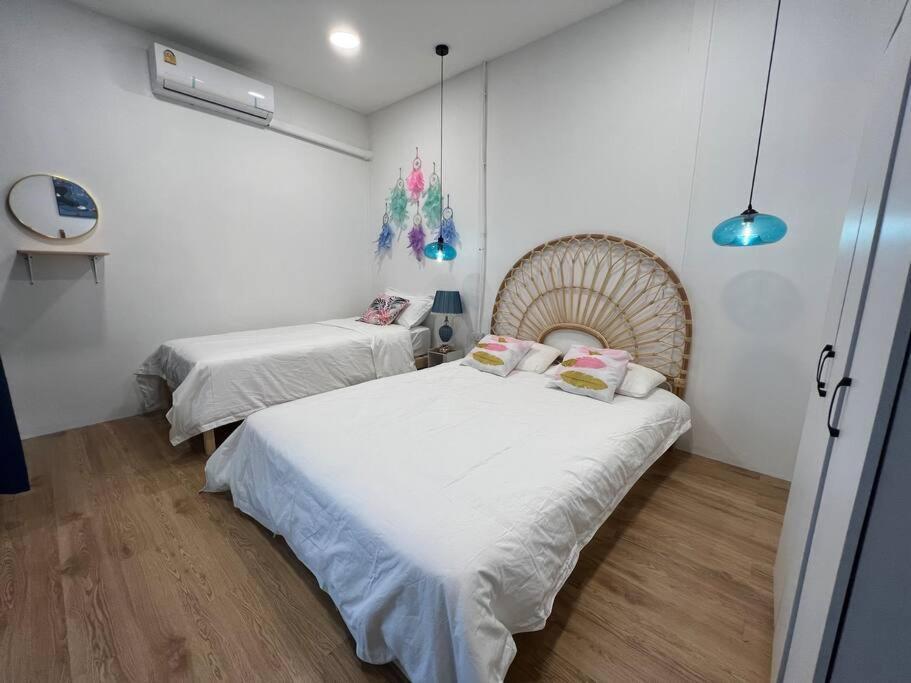 Apartment Roof 4br Private Floor, China Town, Center *