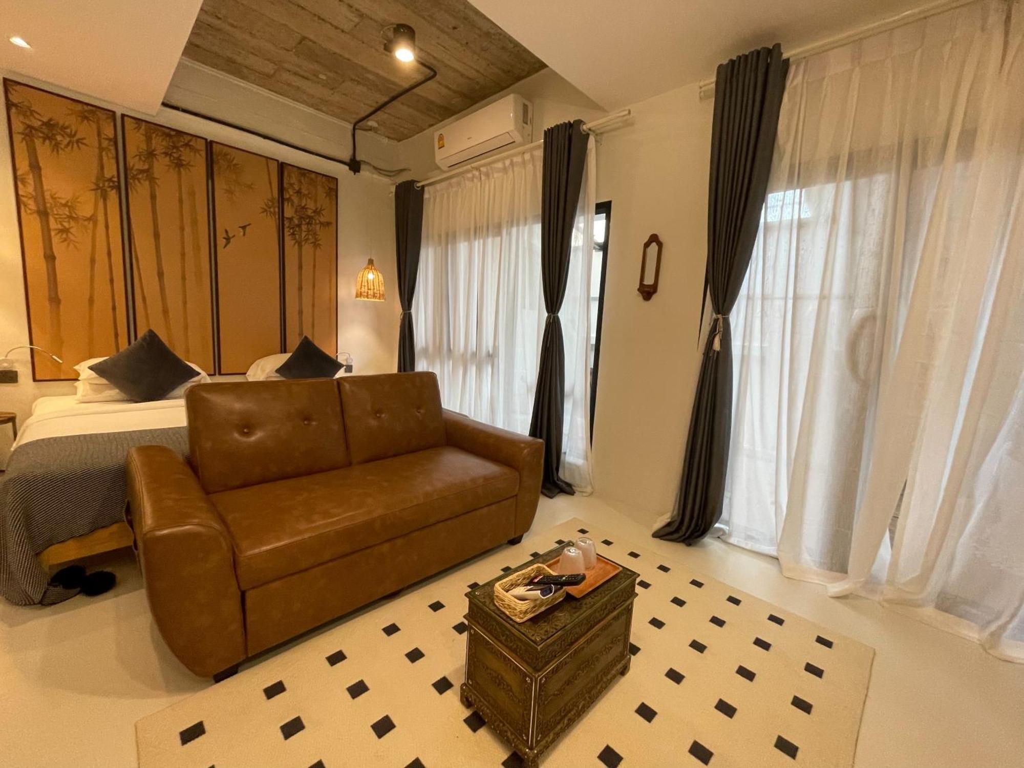 Yolo Boutique Hotel
