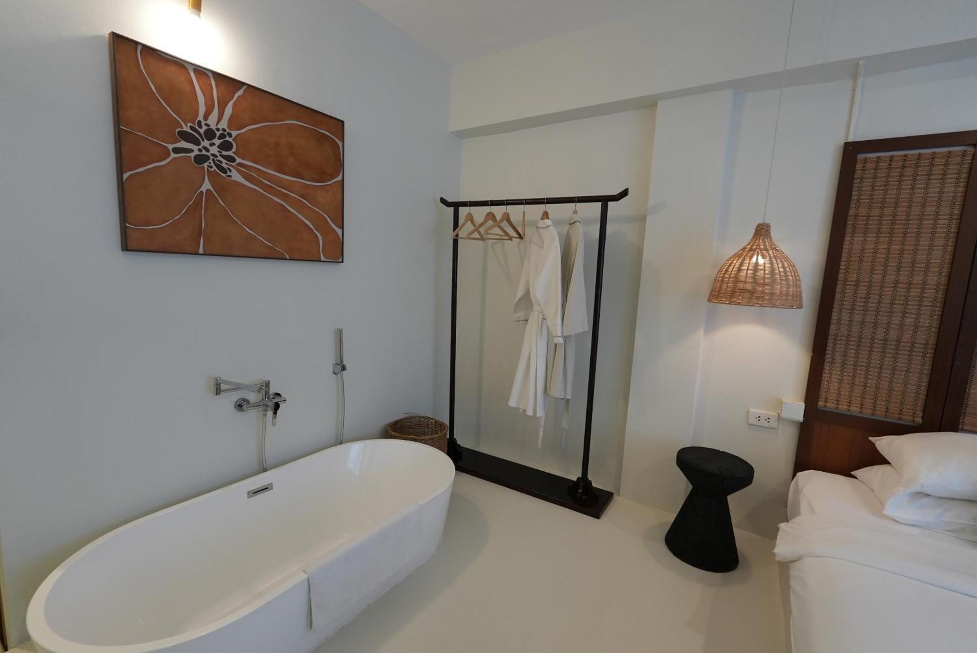 Yolo Boutique Hotel 3*