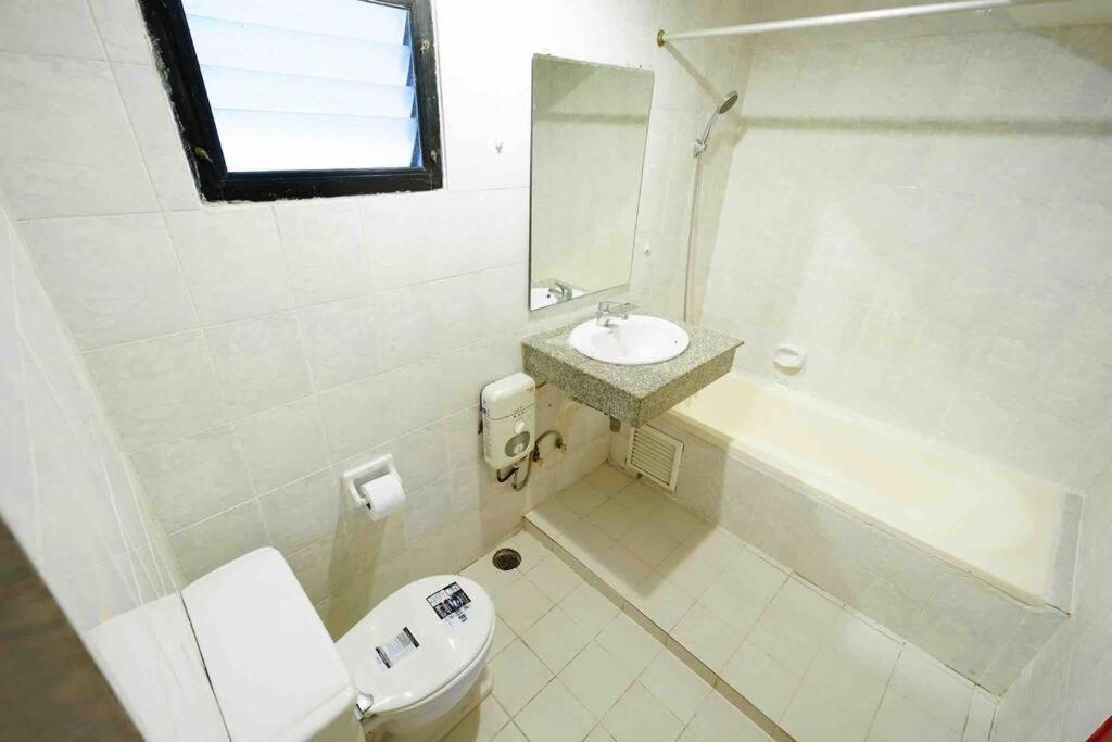 Vintage 1 Bedroom Ekamai 23 Apartment Bangkok