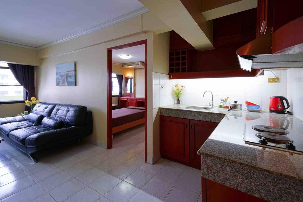 Vintage 1 Bedroom Ekamai 23 Bangkok
