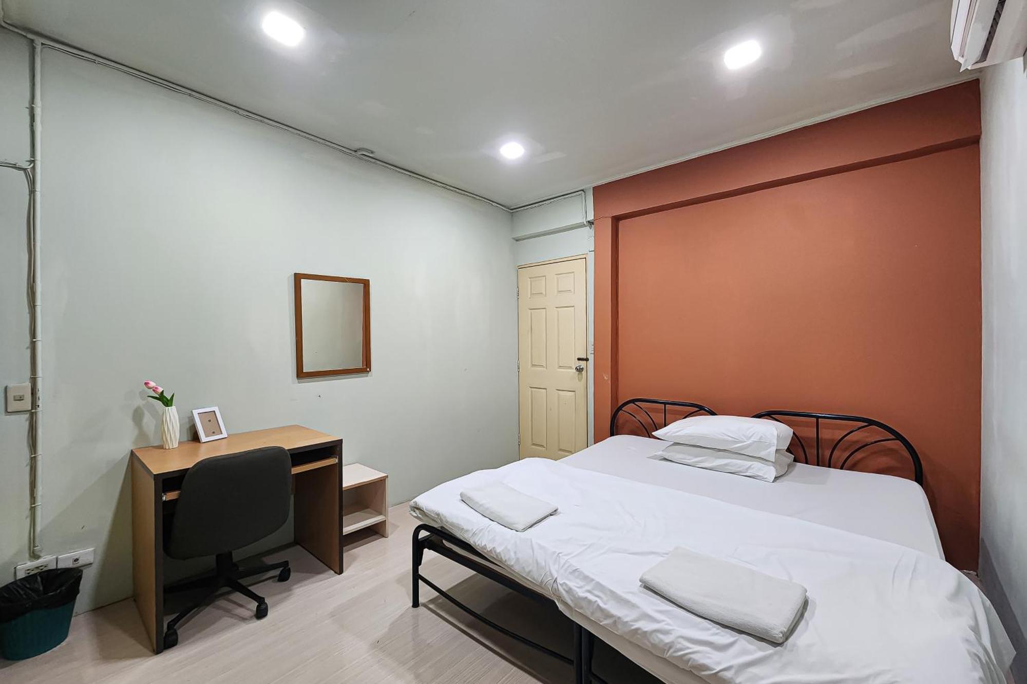 Freesia Saladaeng Silom Apartment