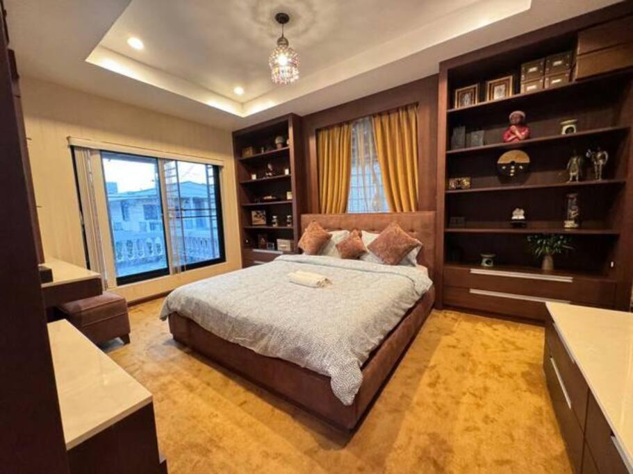 曼谷独栋lat Phrao精品别墅 *