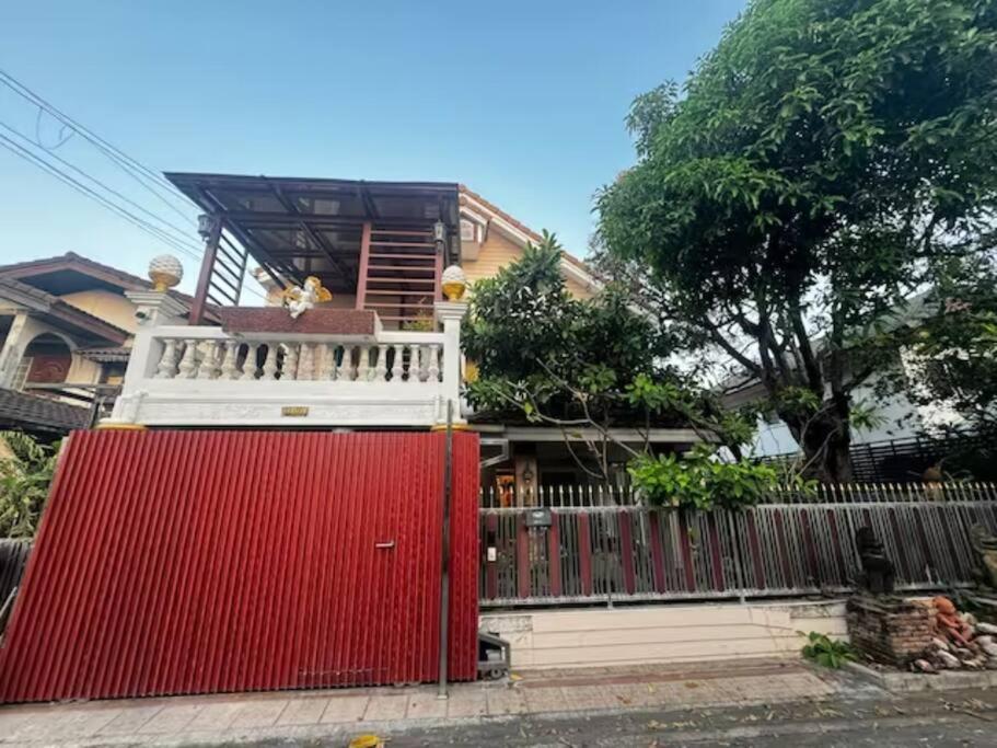 曼谷独栋lat Phrao精品别墅