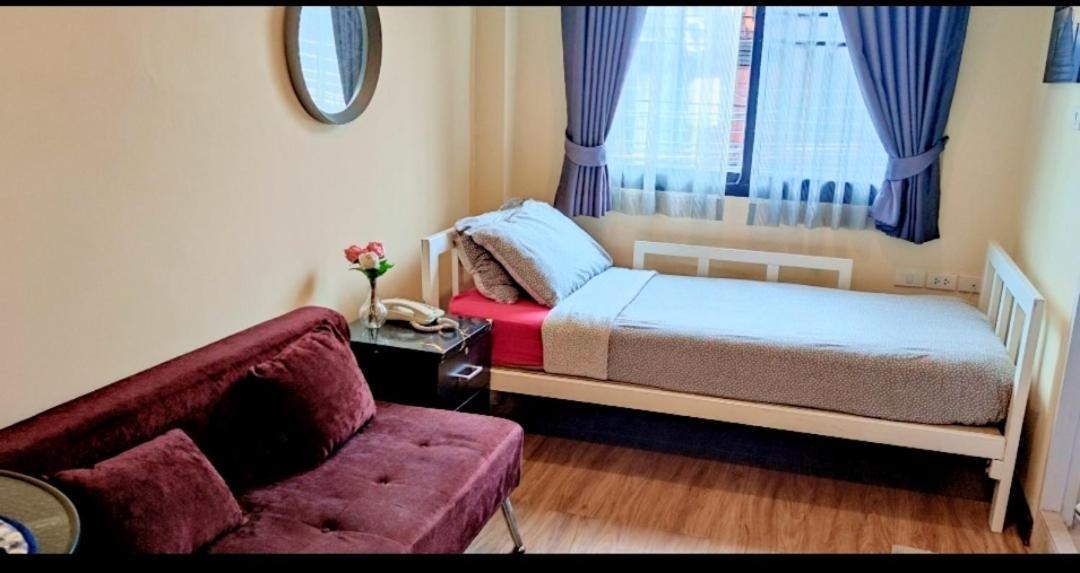 The Cube Sathorn Boutique Hotel: Modern Near Bts Surasak Bed & Breakfast 2*