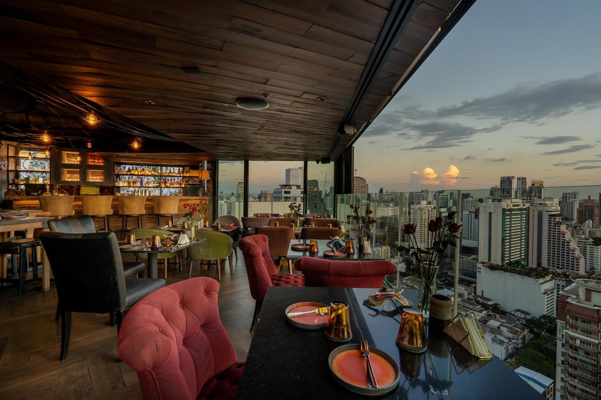 The Continent Sukhumvit - Asok Bts Hotel