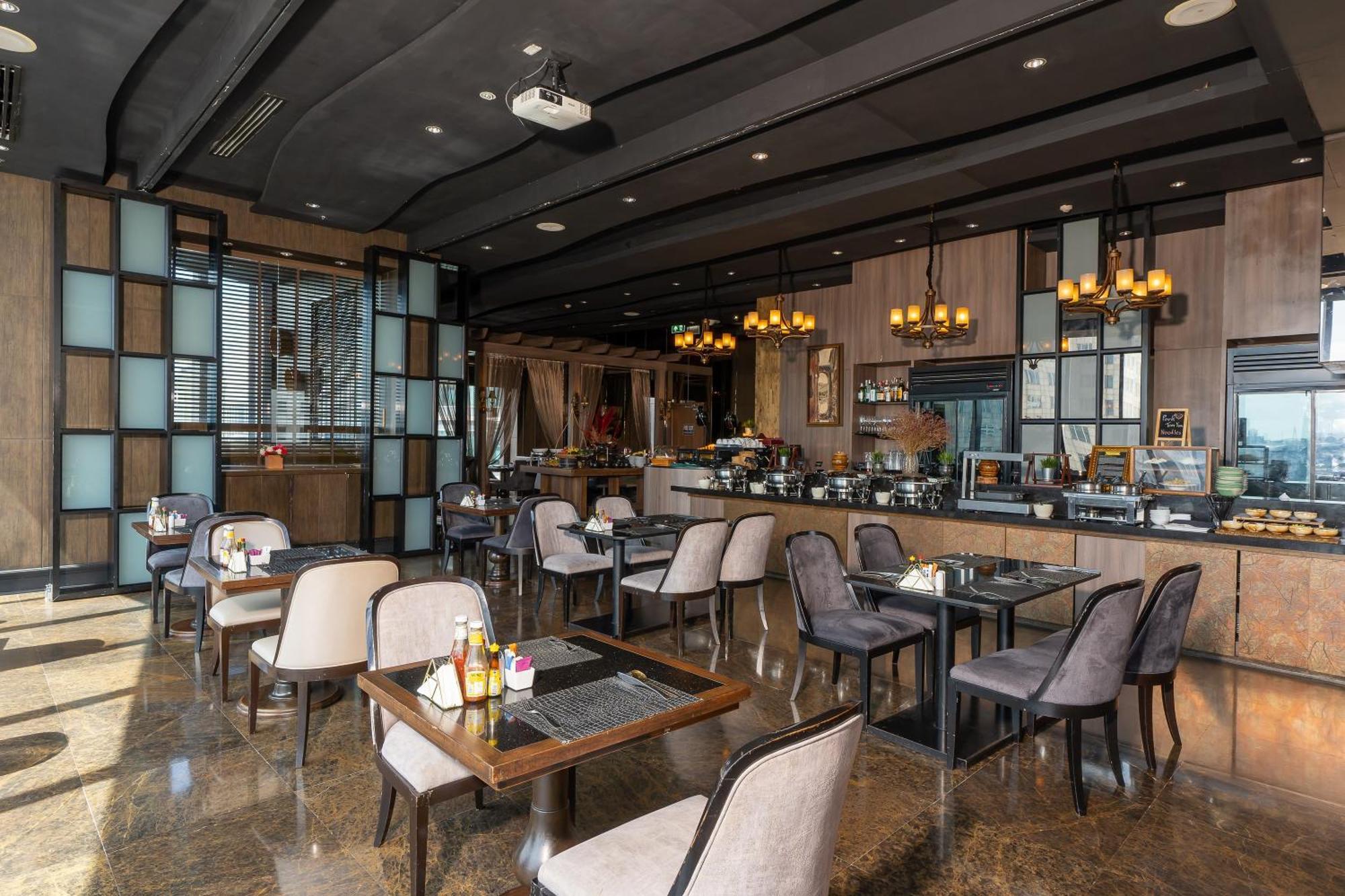 Hotel The Continent Sukhumvit - Asok Bts 5*