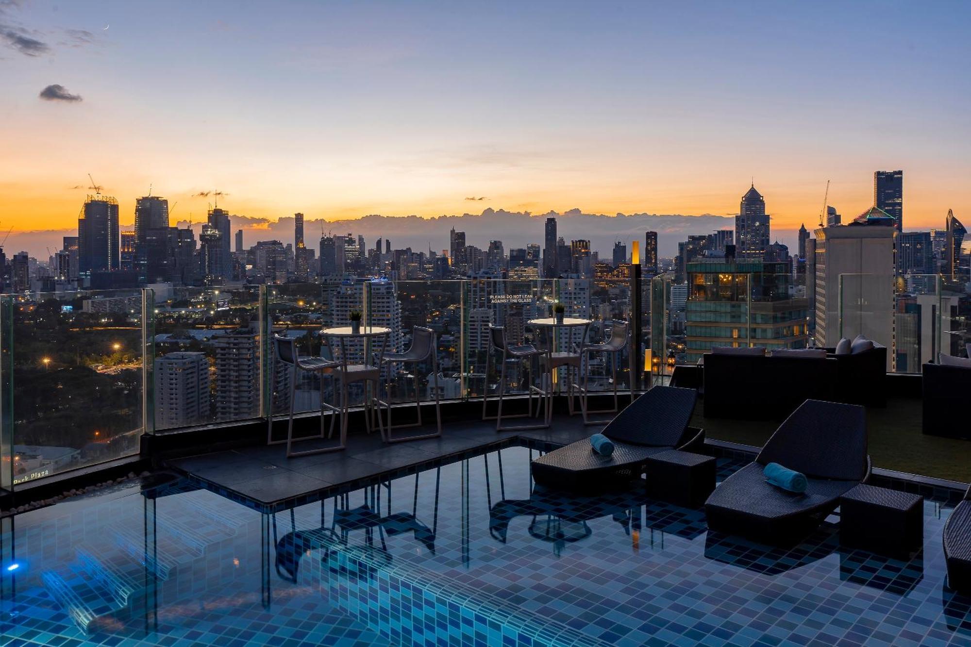 The Continent Sukhumvit - Asok Bts Bangkok