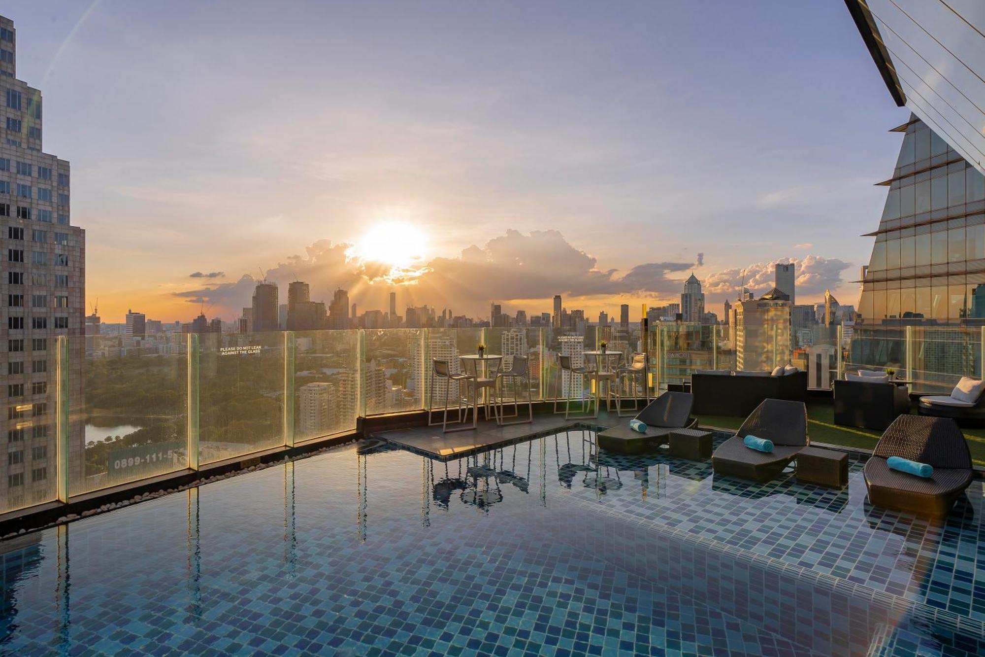 Hotel The Continent Sukhumvit - Asok Bts 5*