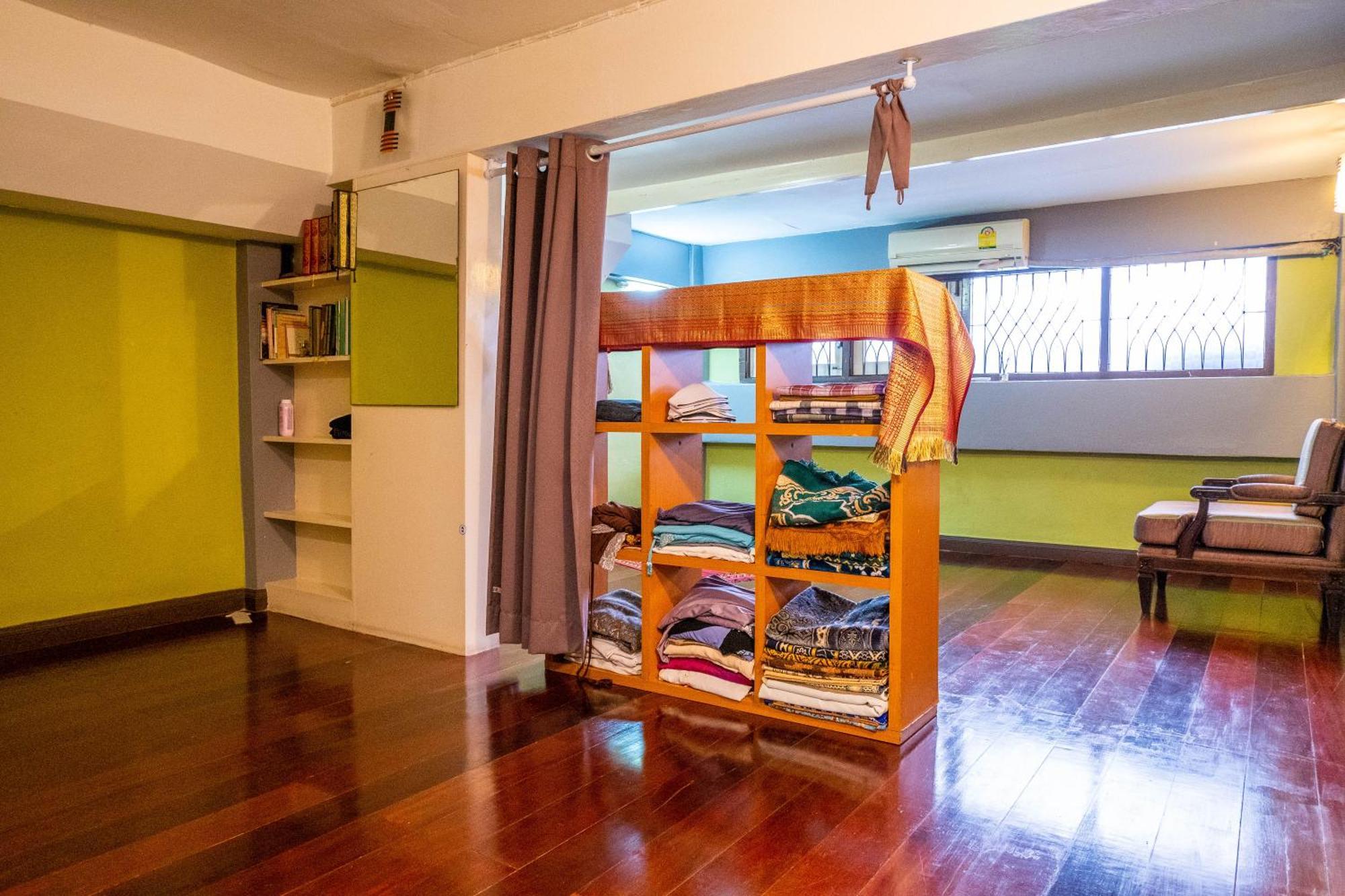 Usman Halal Hostel Bangkok