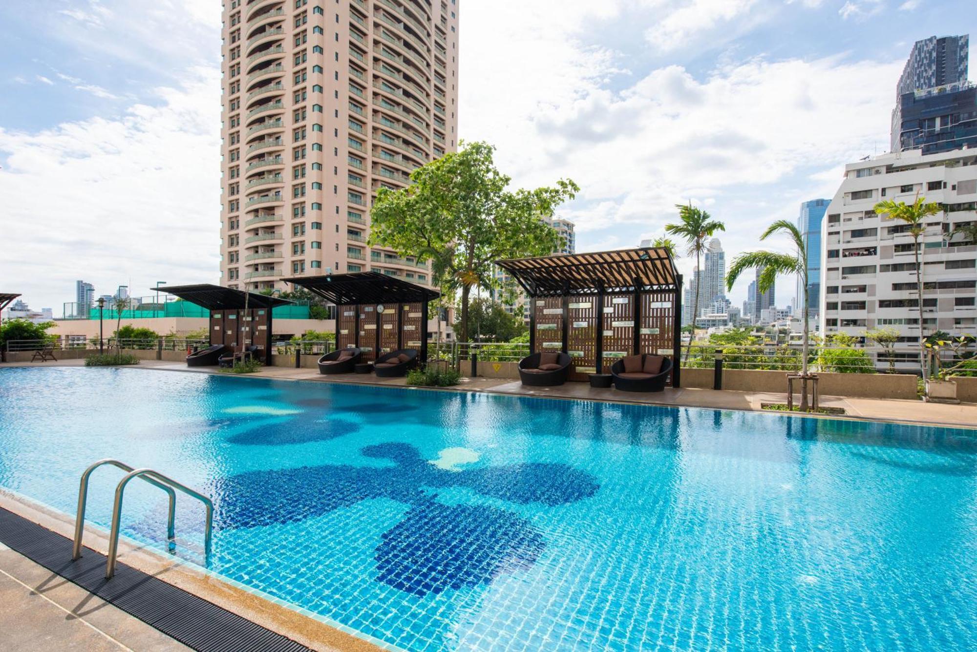 Sathorn Gardens By Ern Apartment *