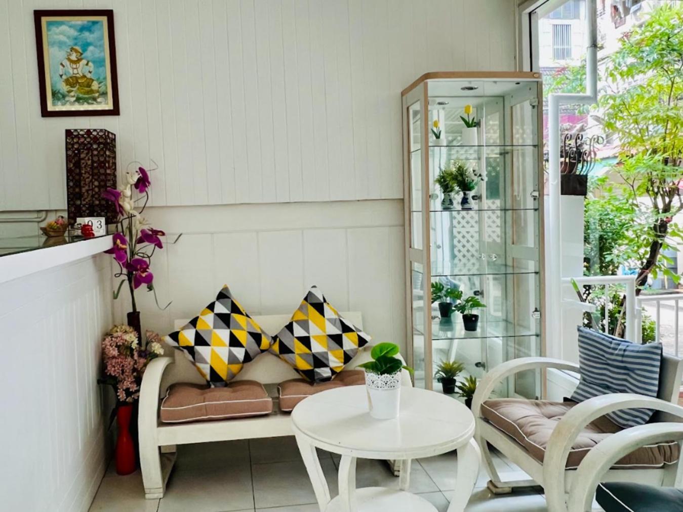 Ree House-asoke Bts * Bangkok