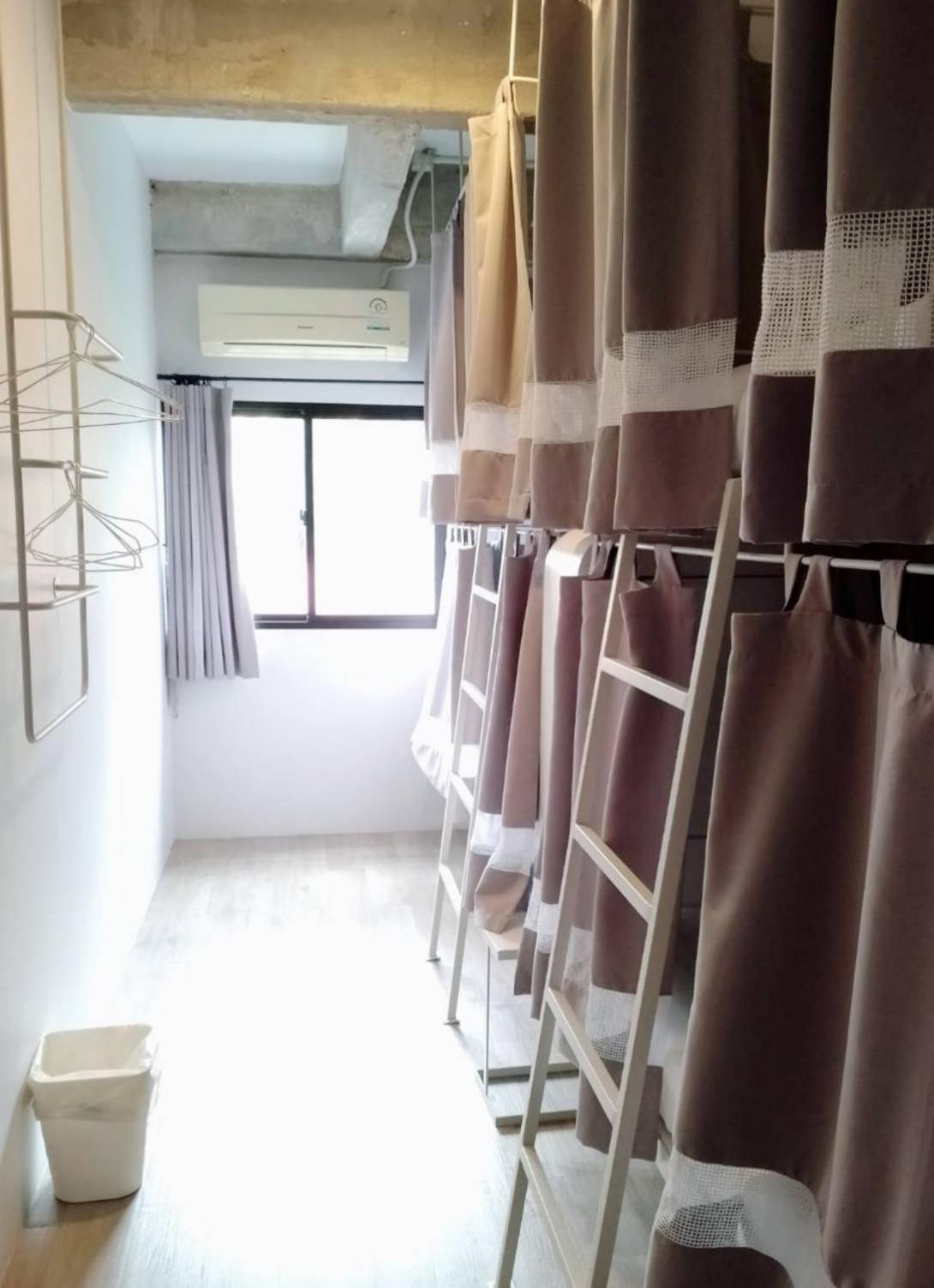 Hostel Bedspread (adults Only) *