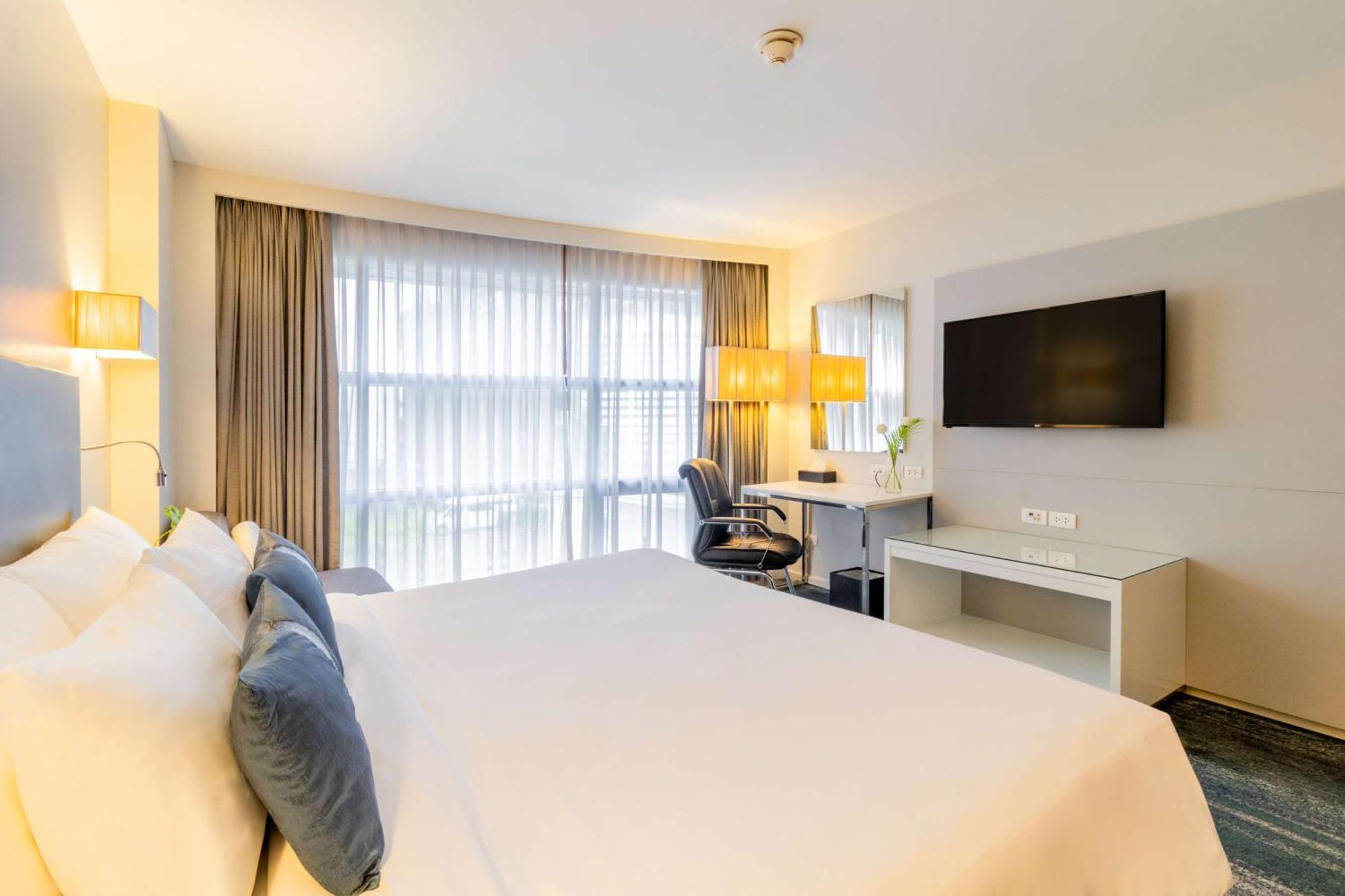 Western Sukhumvit 20 4*