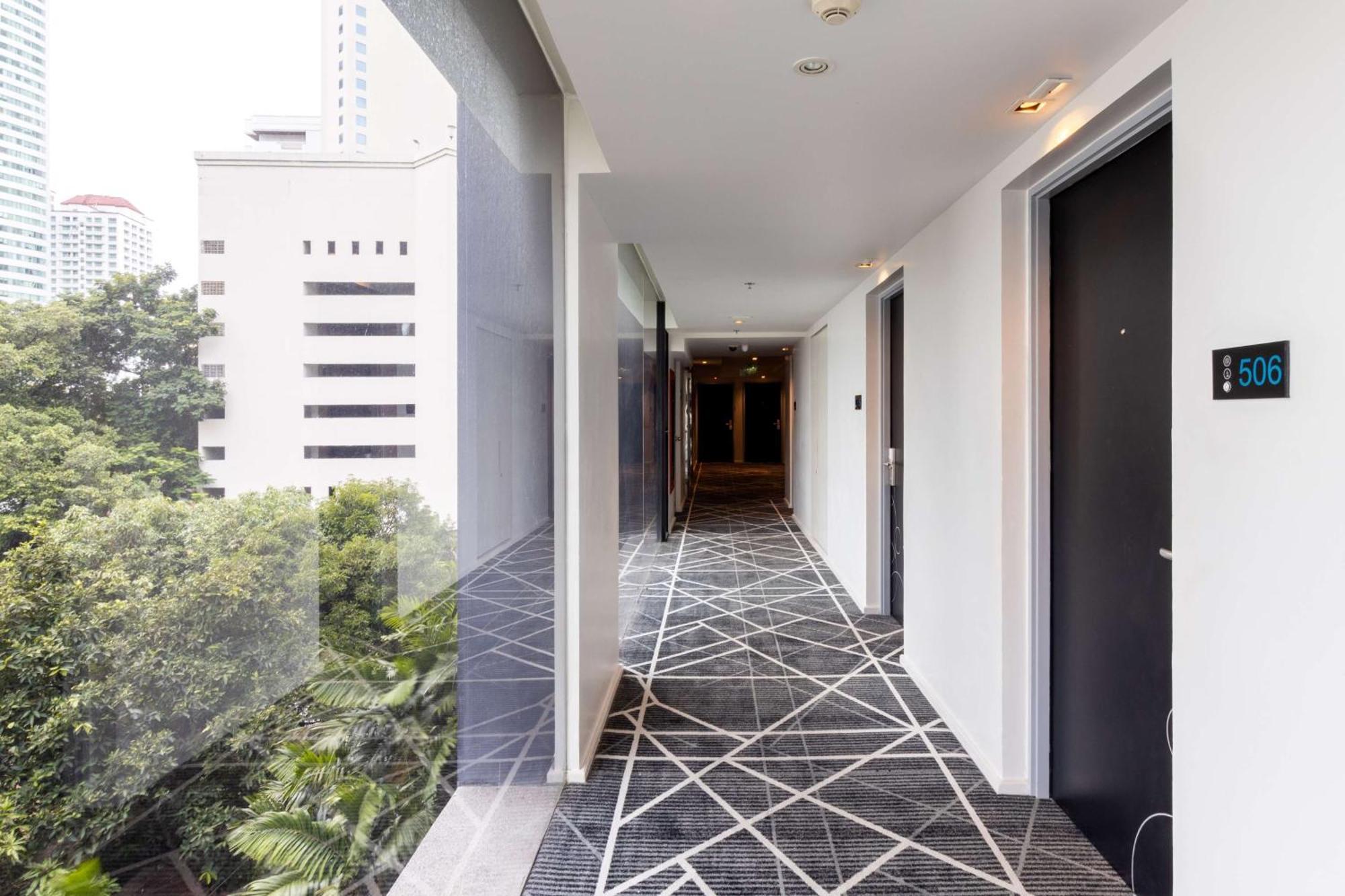 Western Sukhumvit 20 4*