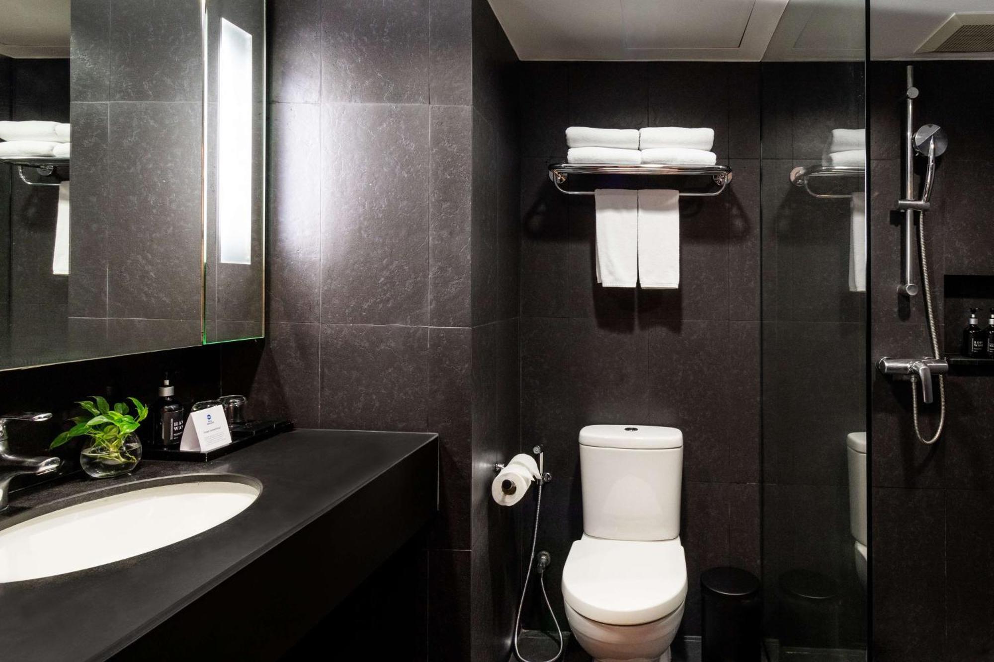 Western Sukhumvit 20