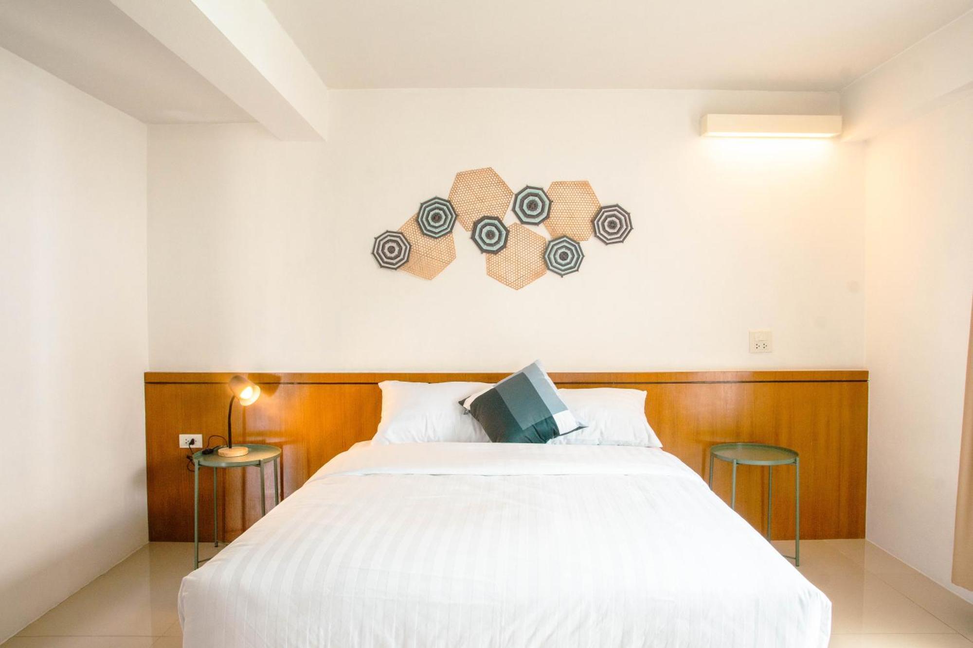 Alley & Pier Hotel