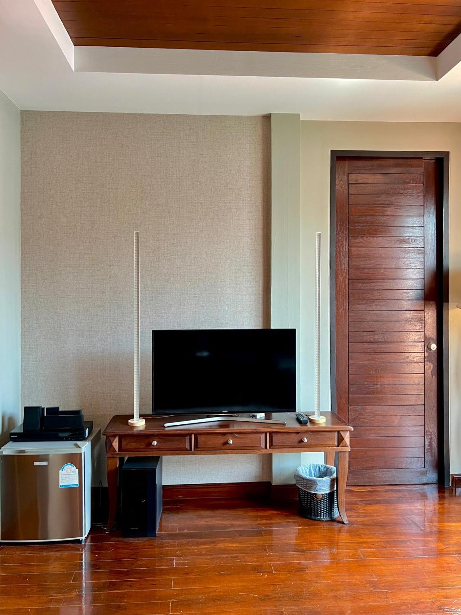 Yotaka Hotel 3*