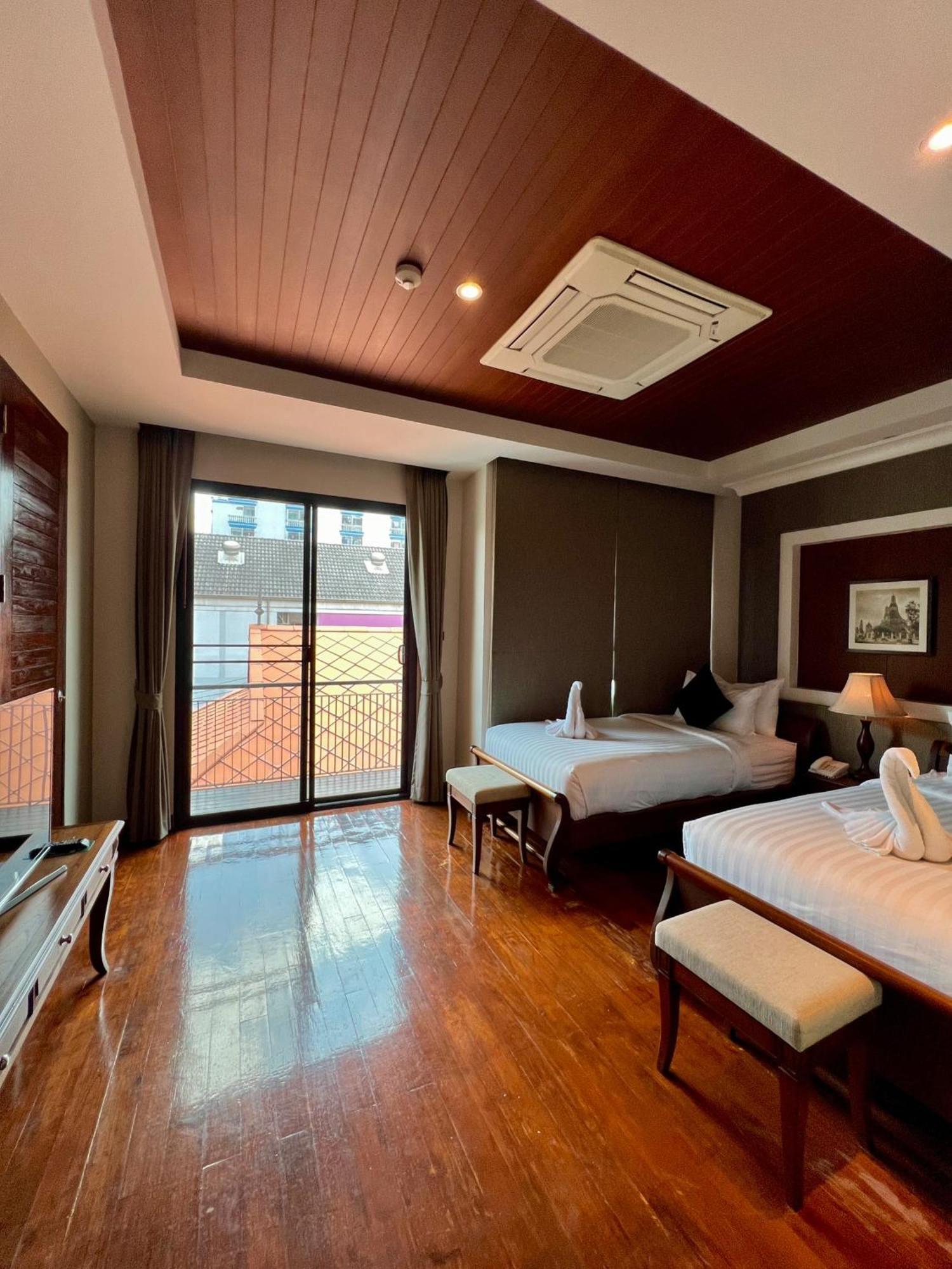 Hotel Yotaka 3*