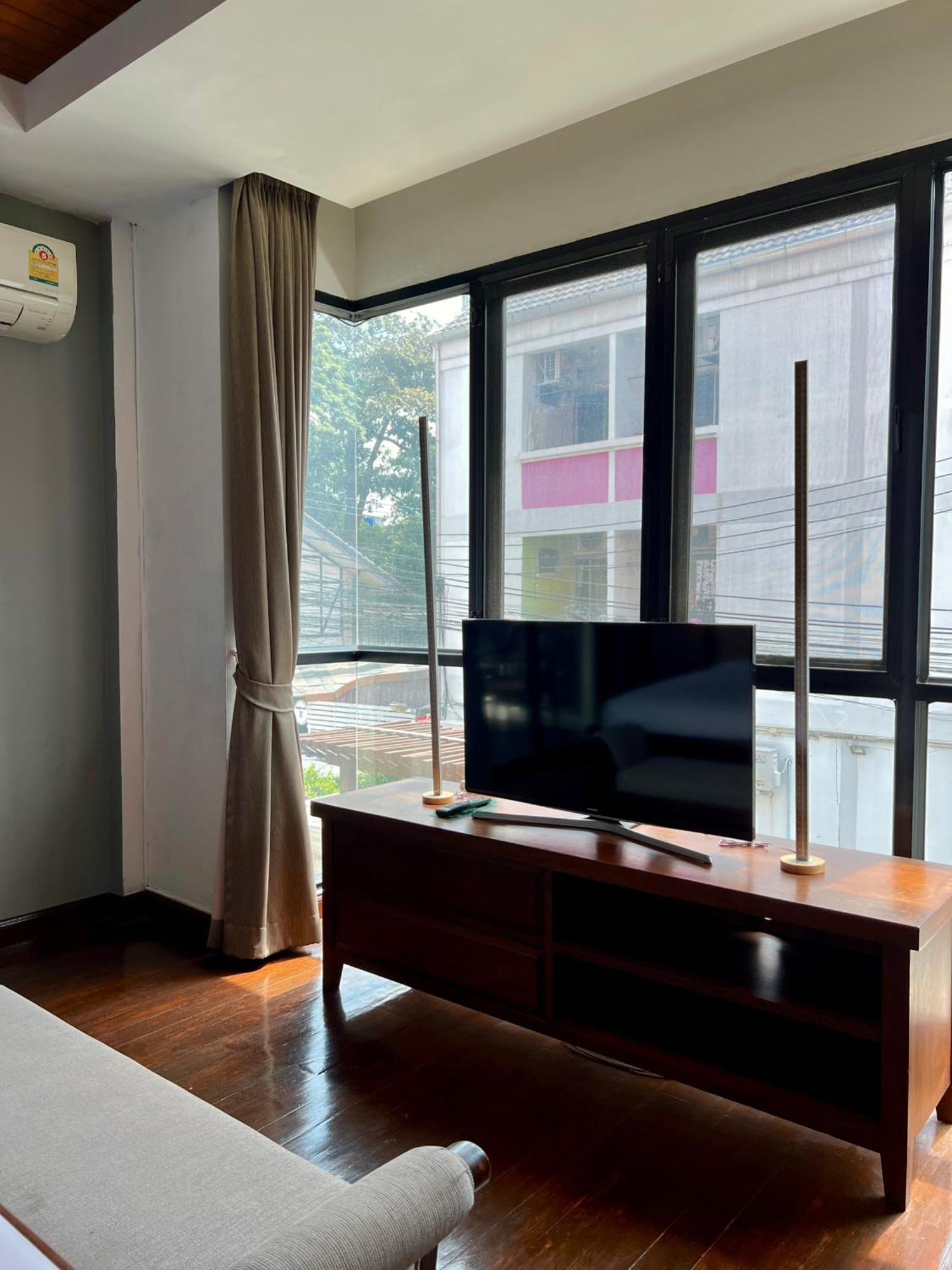 Yotaka Hotel 3*