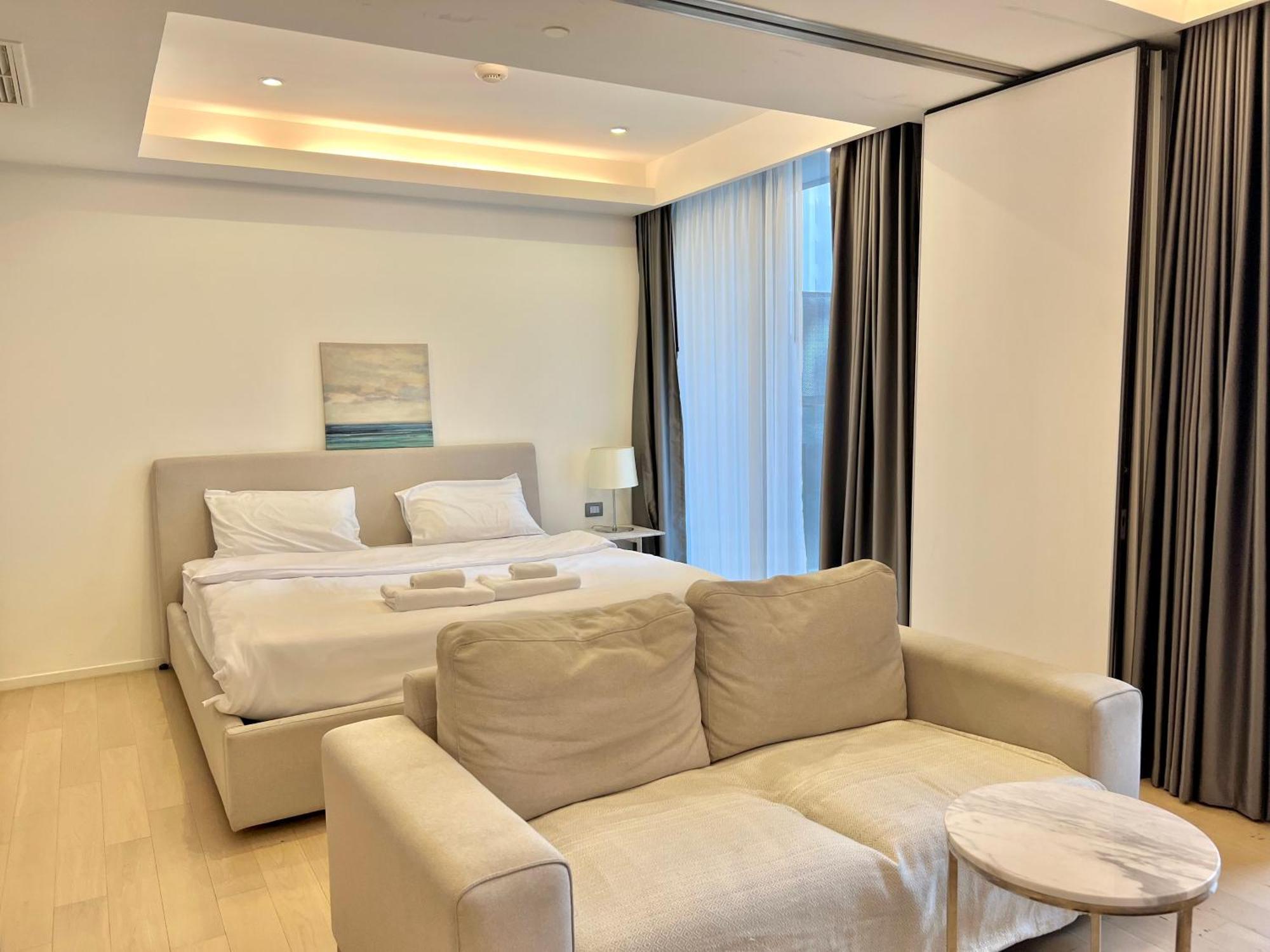 Sukhumvit 11#luxury#pool#gym#bts Nana&mrt Sukhumvit#1br#max2ppl Apartment Bangkok