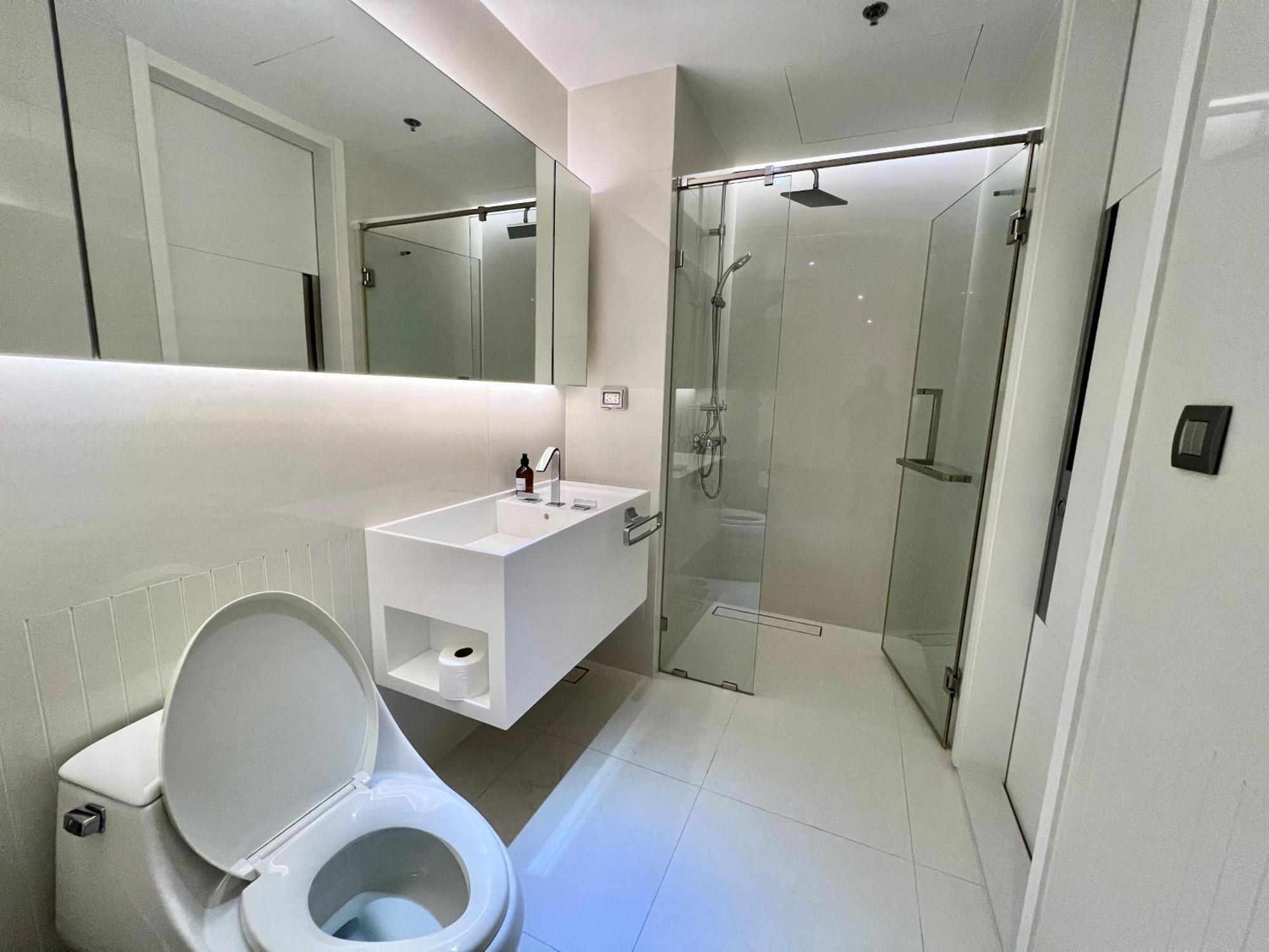 Apartment Sukhumvit 11#luxury#pool#gym#bts Nana&mrt Sukhumvit#1br#max2ppl