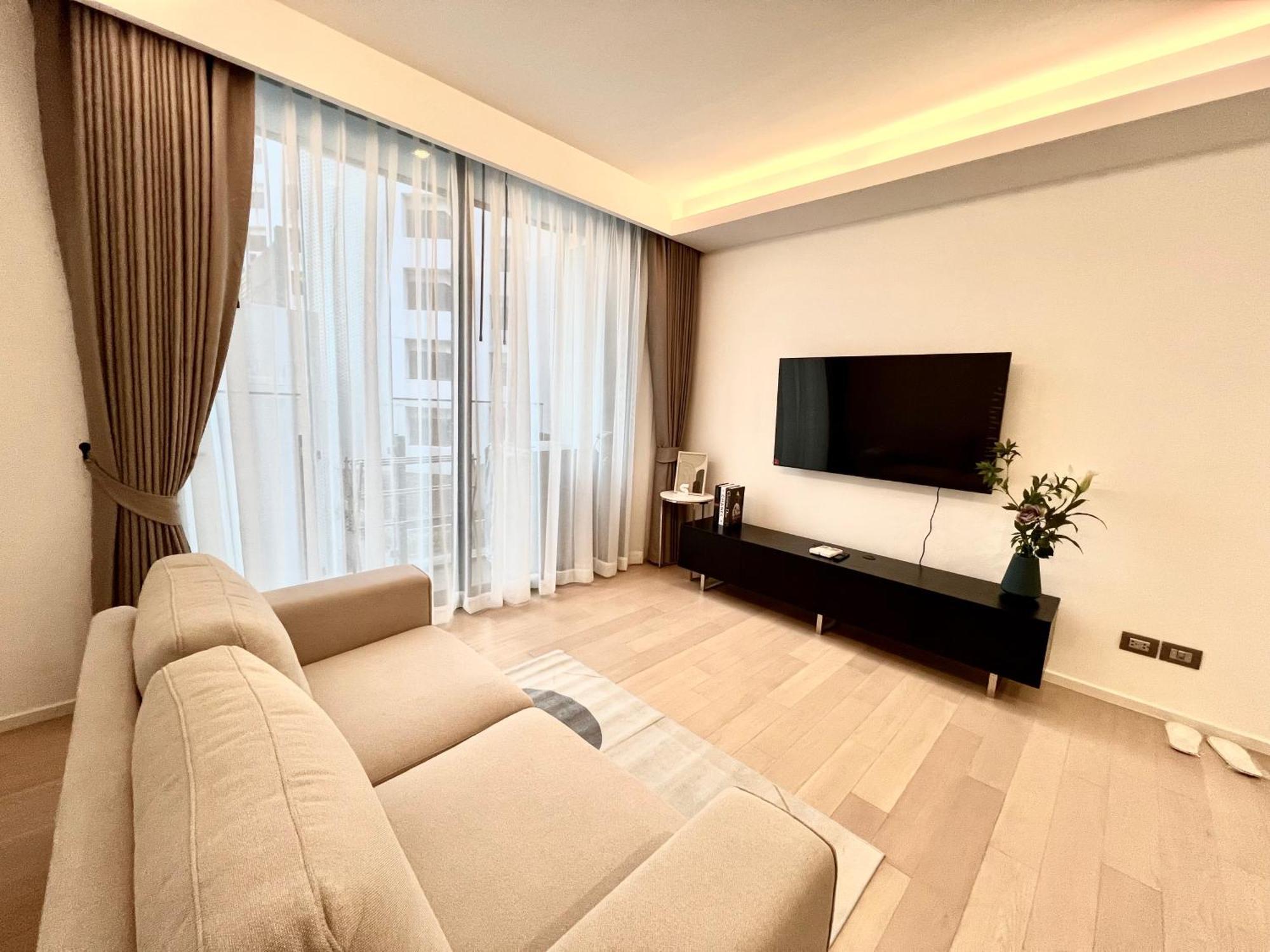 Sukhumvit 11#luxury#pool#gym#bts Nana&mrt Sukhumvit#1br#max2ppl Apartment Bangkok
