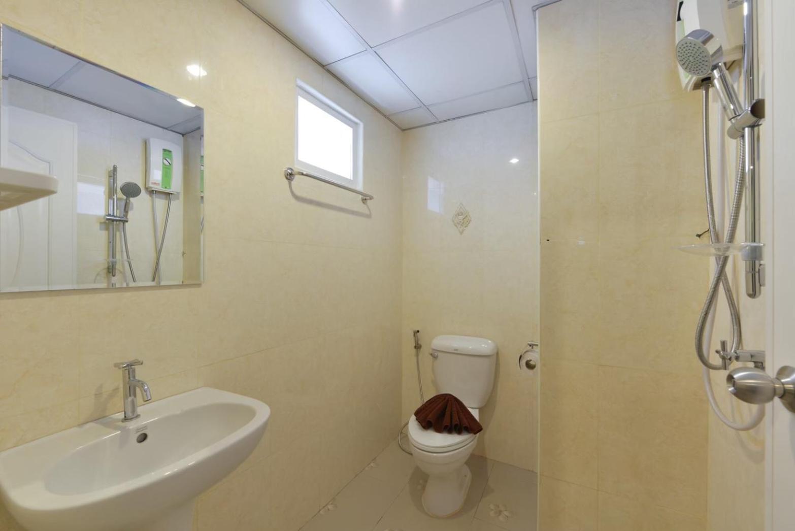 Hotel The Breton Hotel Media 4*