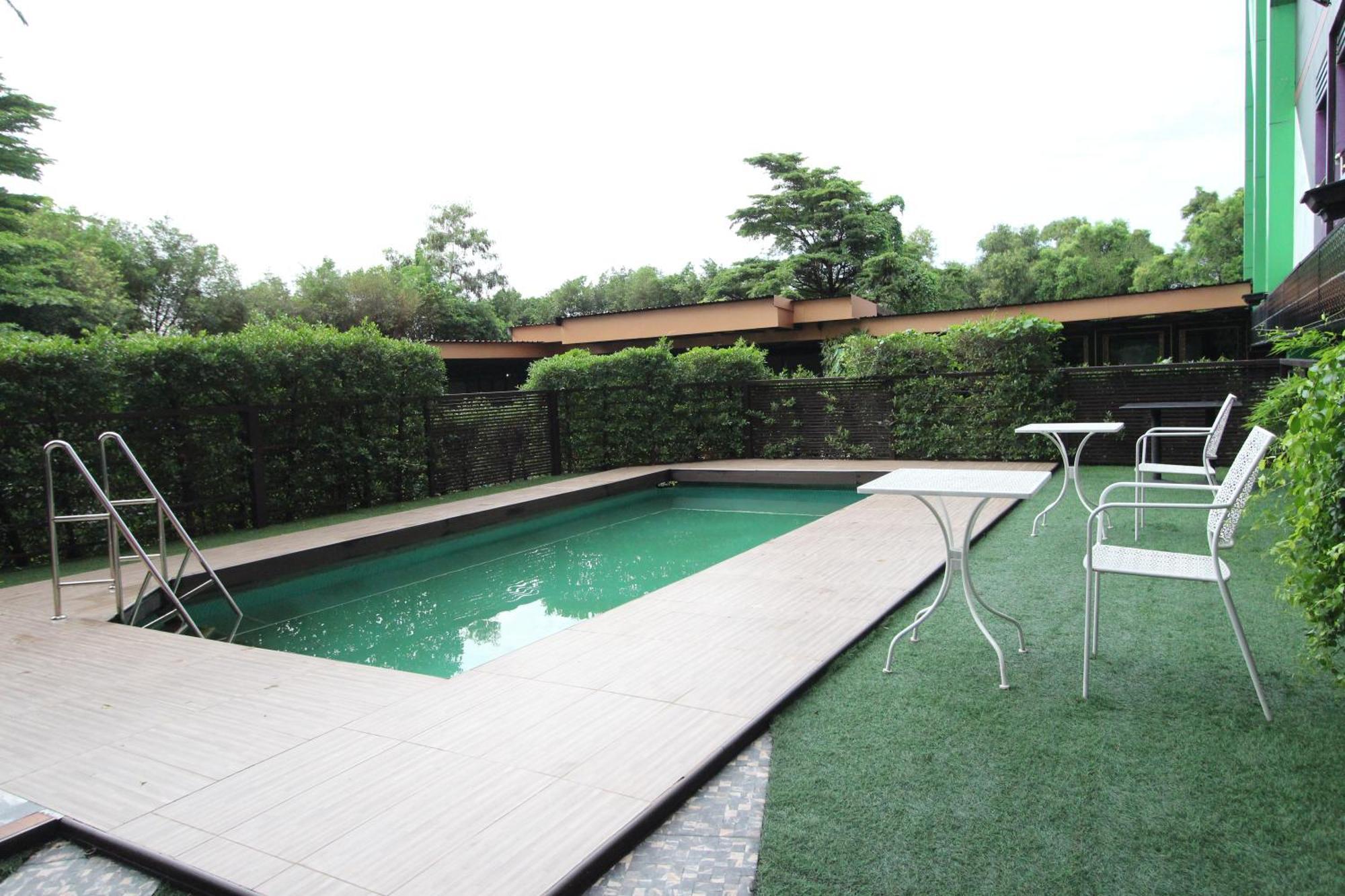 Hotel The Breton Hotel Media 4*
