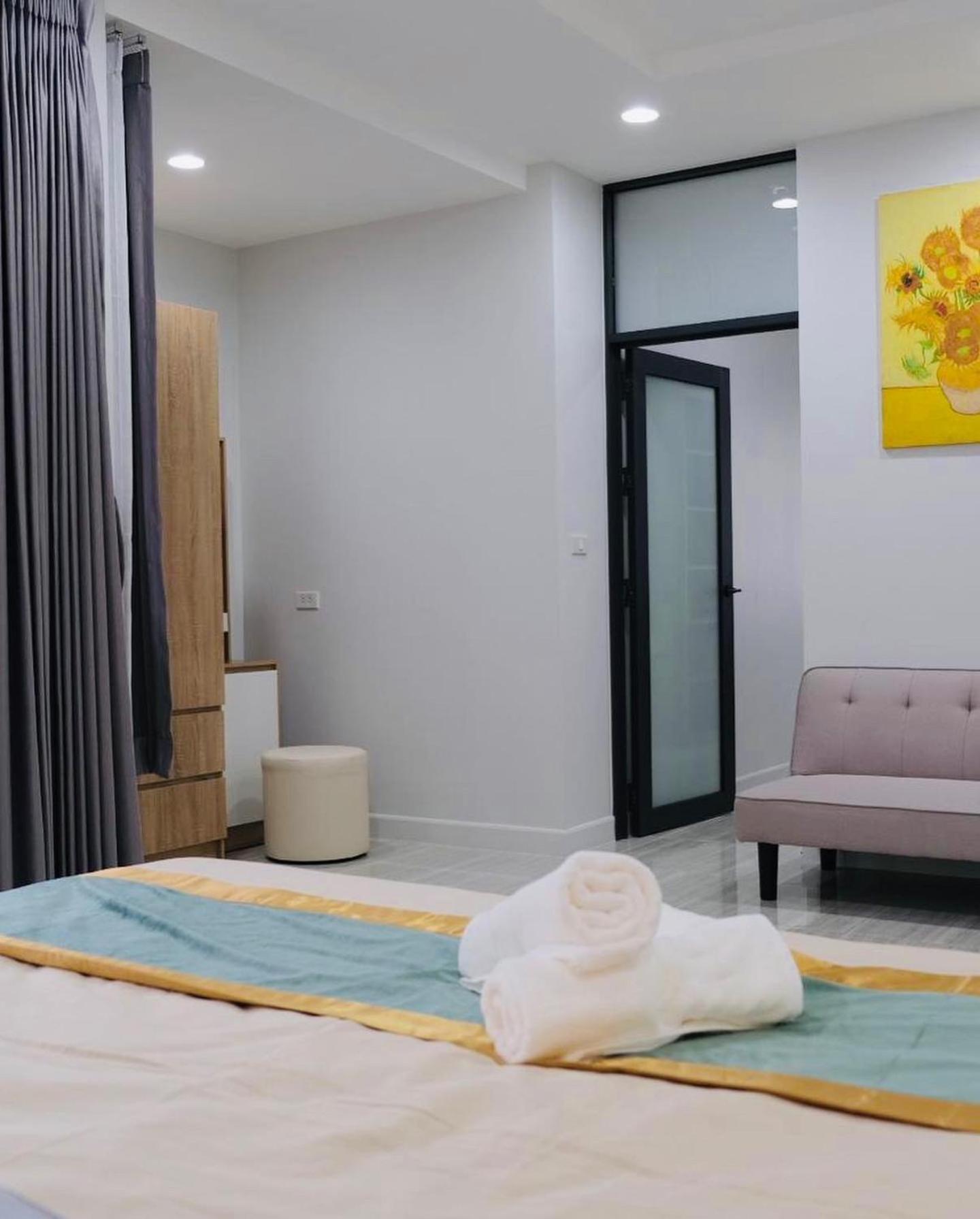 Cheri's 5and1 Bedroom Townhouse In Sukhumvit 36 , Bangkok, Near Tonglo Rail Station * Bangkok