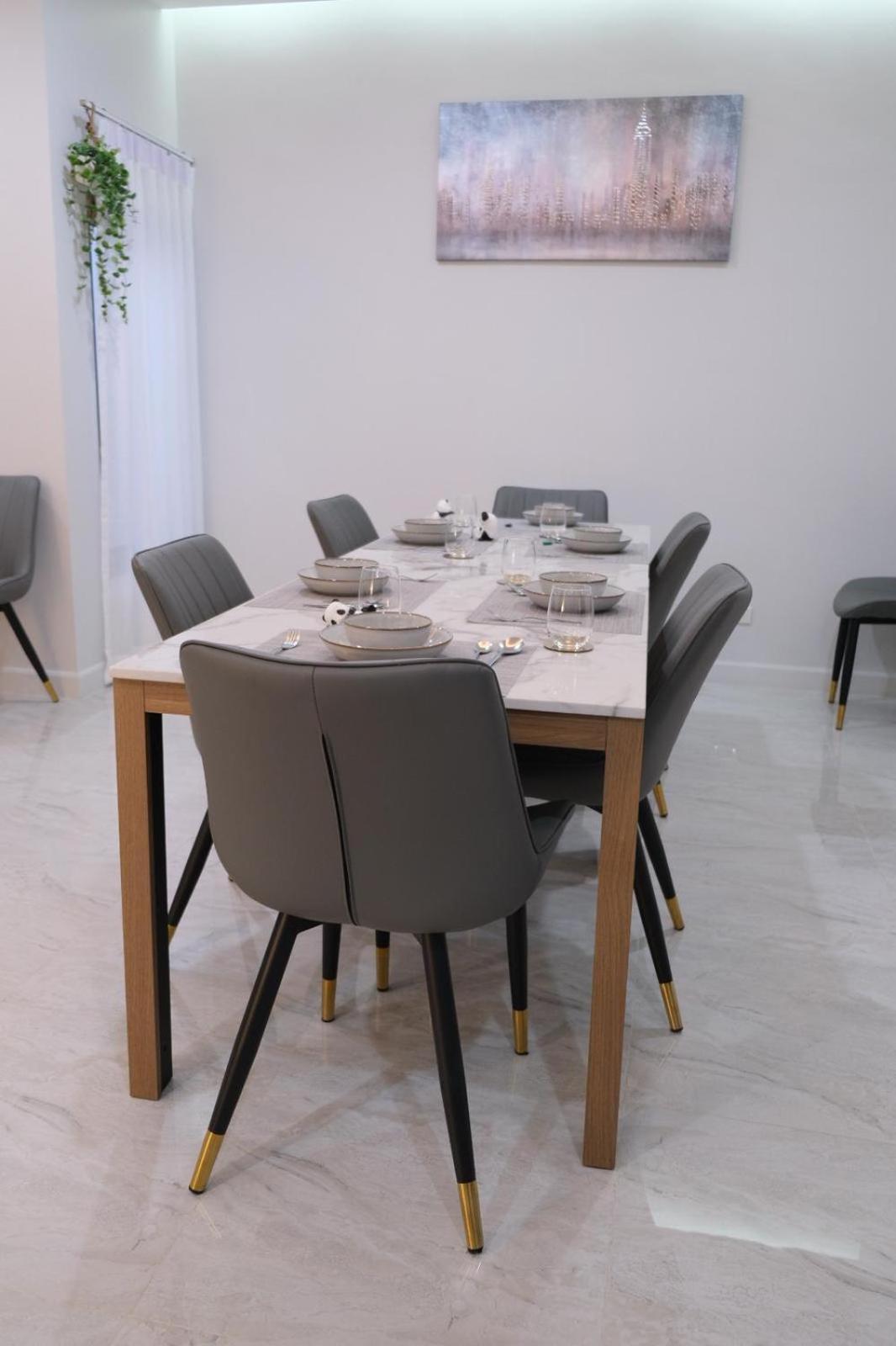 Villa Cheri's 5and1 Bedroom Townhouse In Sukhumvit 36 , Bangkok, Near Tonglo Rail Station