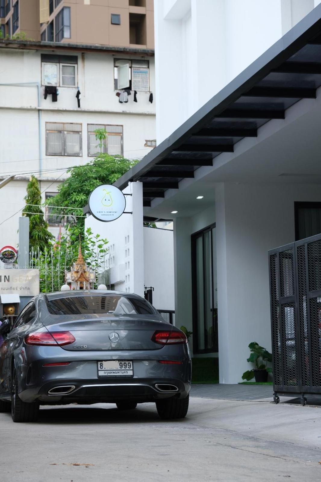 Cheri's 5and1 Bedroom Townhouse In Sukhumvit 36 , Bangkok, Near Tonglo Rail Station *