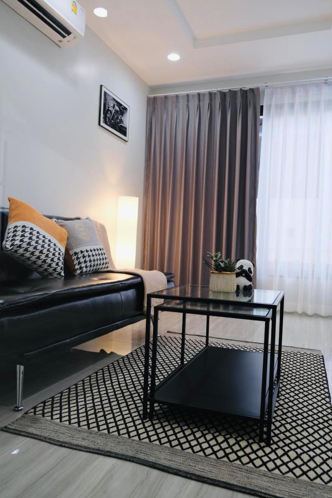 Cheri's 5and1 Bedroom Townhouse In Sukhumvit 36 , Bangkok, Near Tonglo Rail Station Villa *