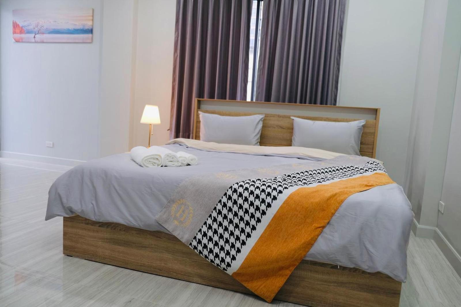 Villa Cheri's 5and1 Bedroom Townhouse In Sukhumvit 36 , Bangkok, Near Tonglo Rail Station Bangkok